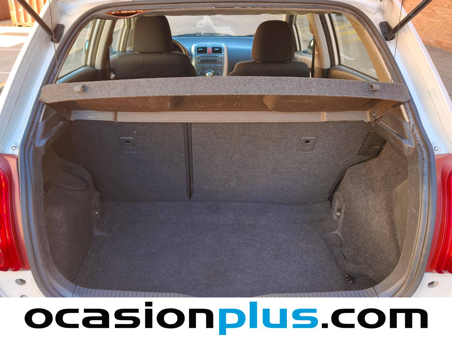 Fotos maletero Toyota Auris Toyota Auris 1.4 VVT-I Luna (97 CV)