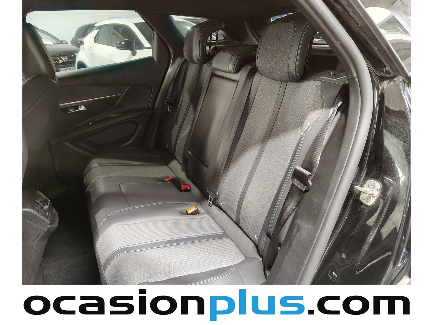 Foto Peugeot 3008 Hybrid Peugeot 3008 Hybrid 300 Allure Pack e-EAT8  (300 CV)