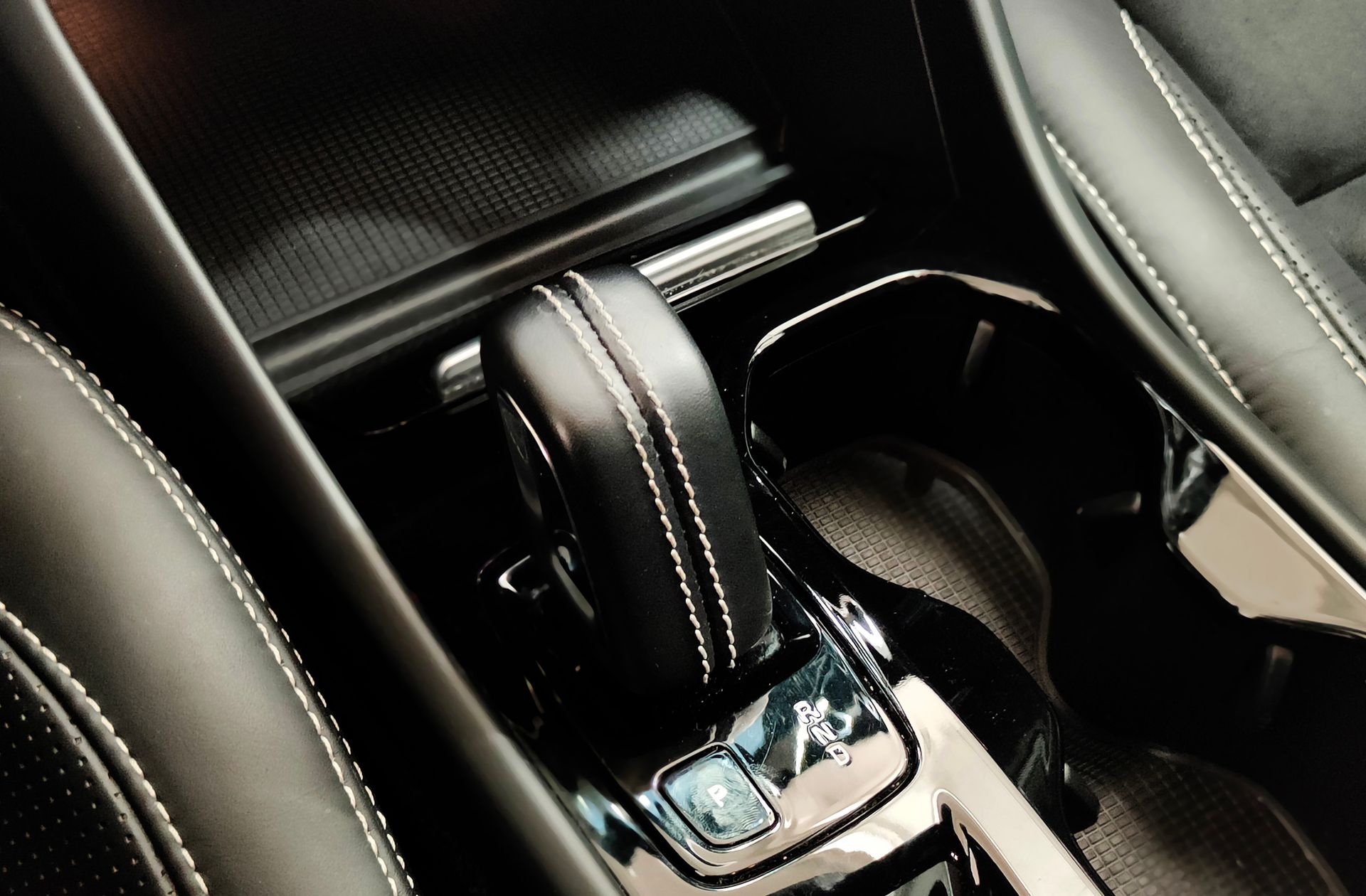 Volvo XC40 T4 R-Design - foto 5