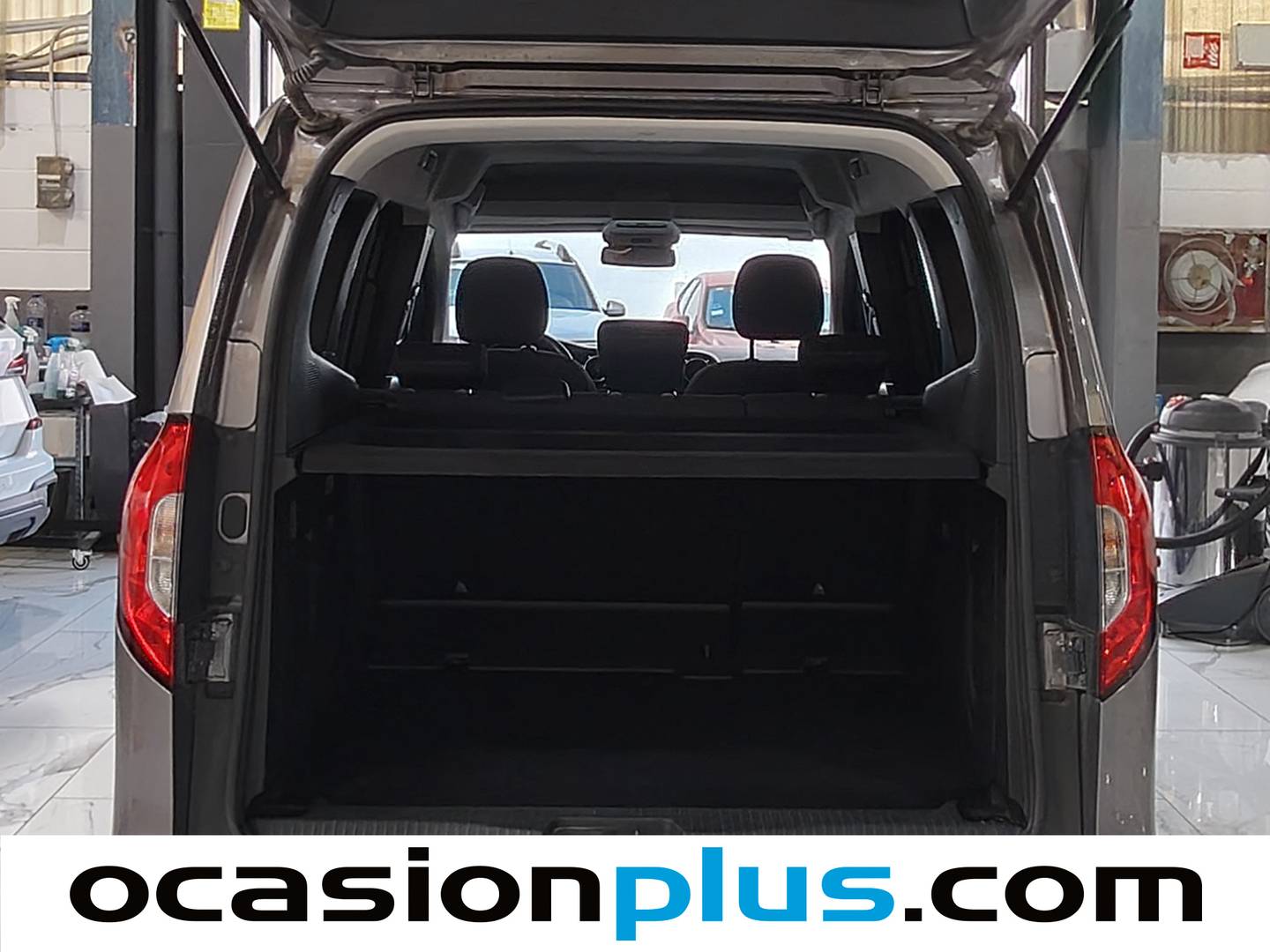 Fotos maletero Mercedes Citan Mercedes Citan Combi 110 CDI Tourer Base (95 CV)