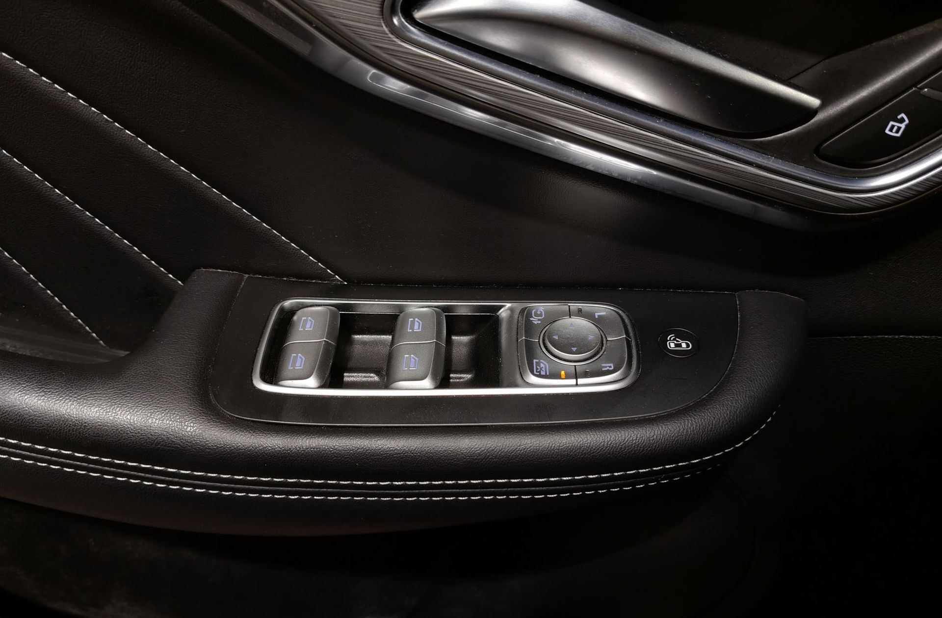 MG Marvel R 70kWh Luxury - foto 38