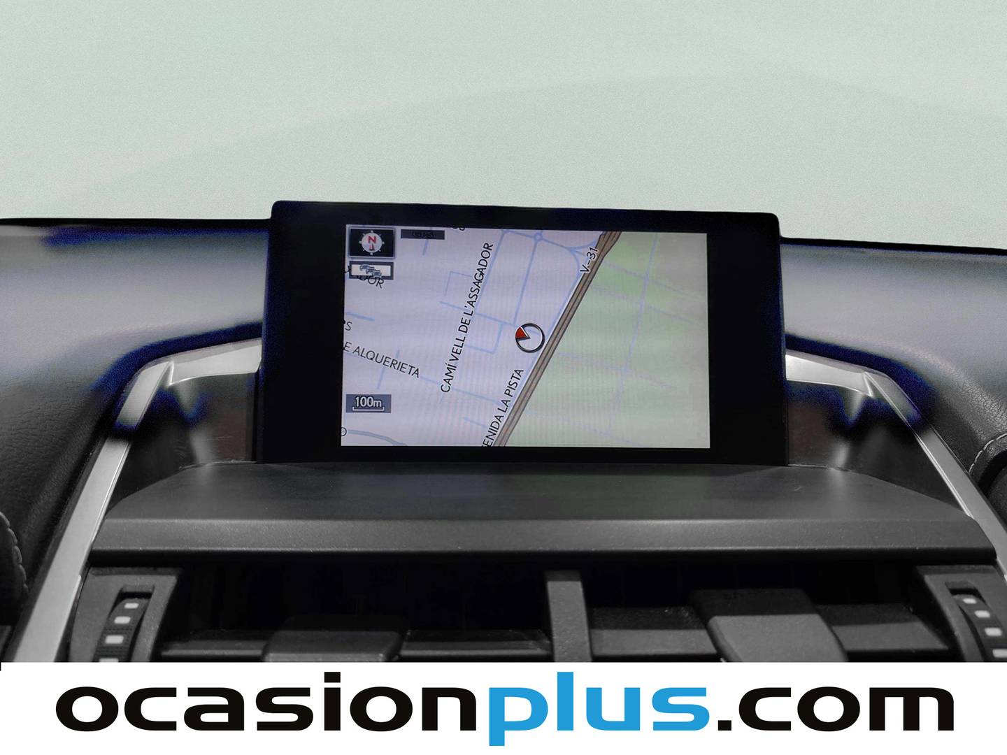 Extras y acabados del Lexus NX Lexus NX 300h Corporate 2WD + Navibox (197 CV)