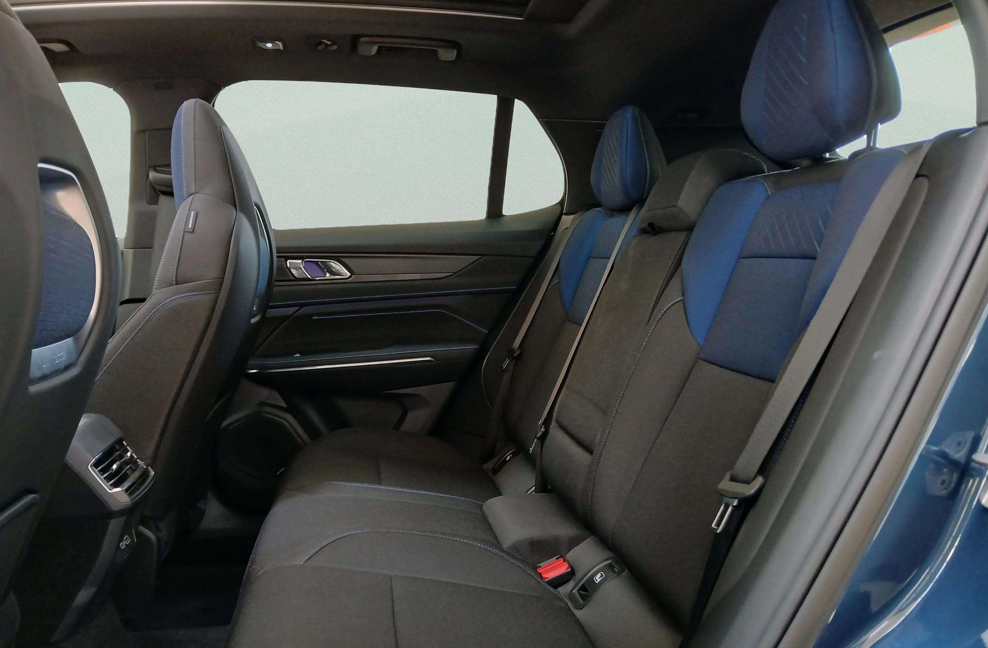 Lynk & Co 01 1.5 PHEV - foto 16