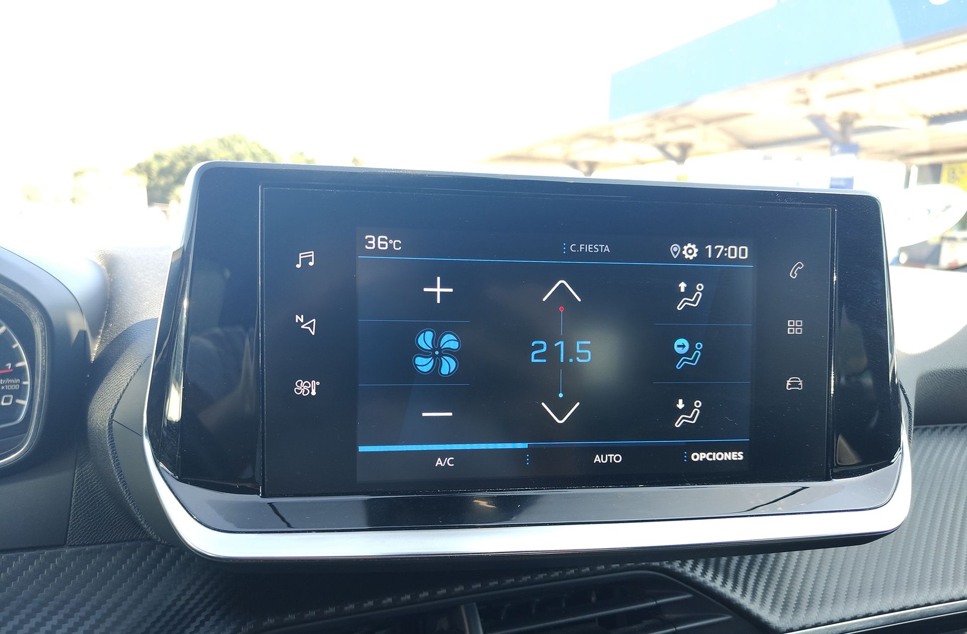 Peugeot 2008 PureTech 100 Active Pack - foto 25