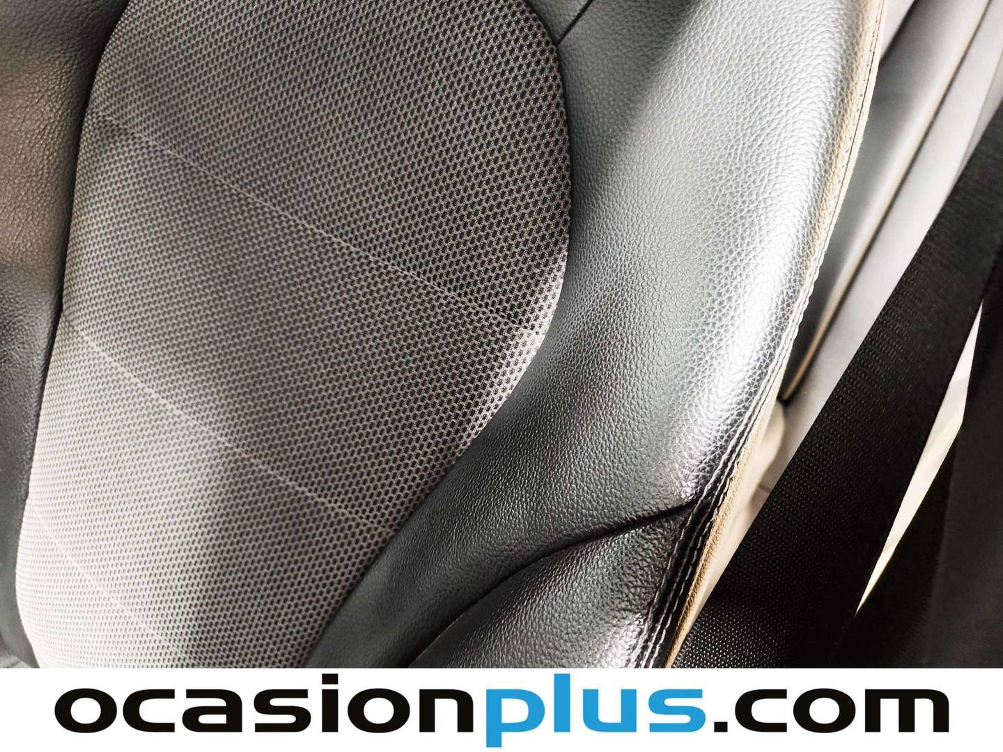 Equipamiento del Mercedes Clase C Mercedes Clase C Clase C 200 (184 CV) Pack AMG