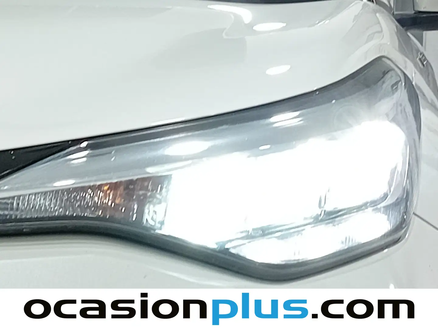 Foto Toyota C-HR Toyota C-HR 1.8 125H Advance (122 CV)