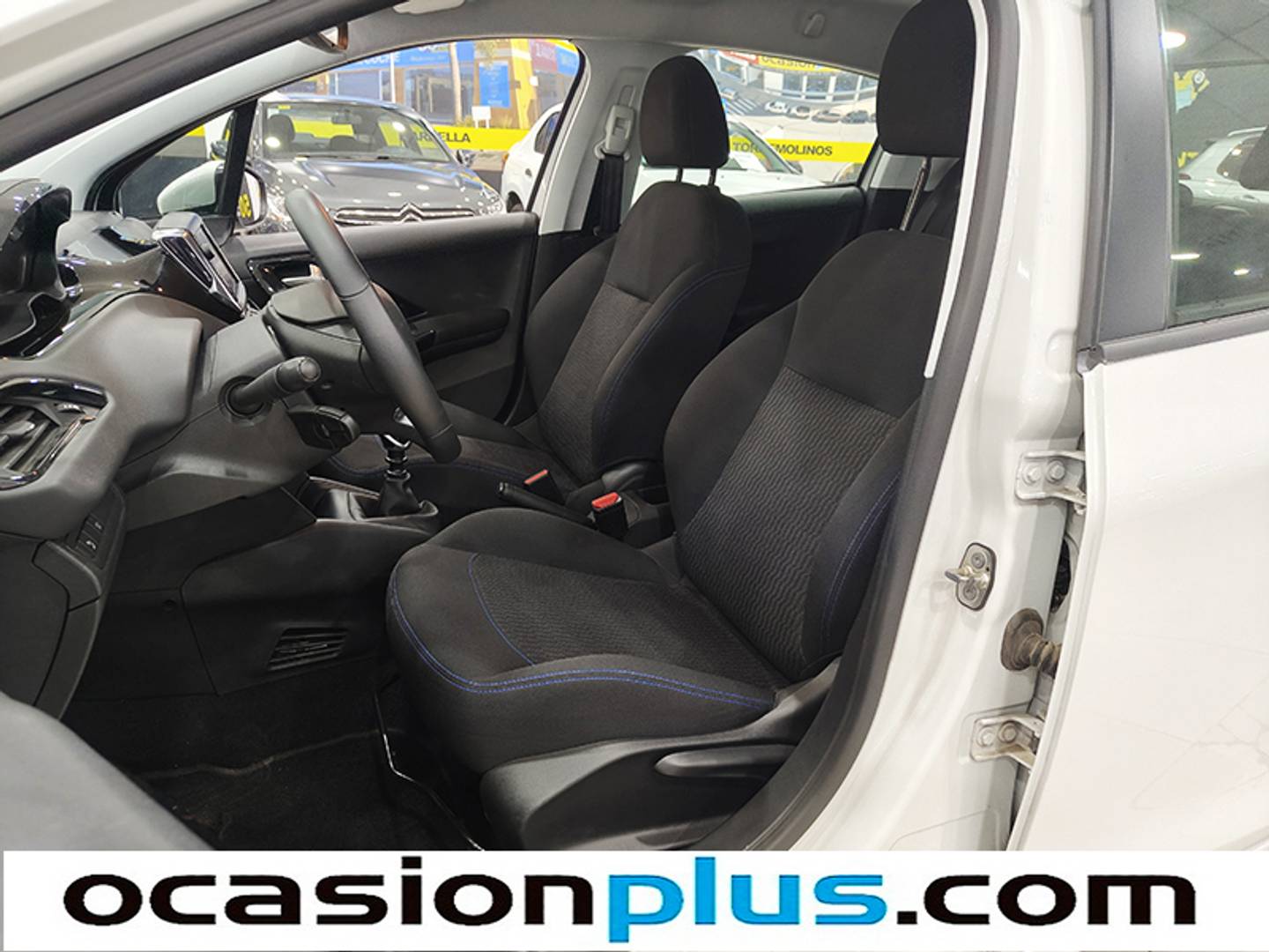 Foto Peugeot 208 Peugeot 208 PureTech 110 Signature (110 CV)