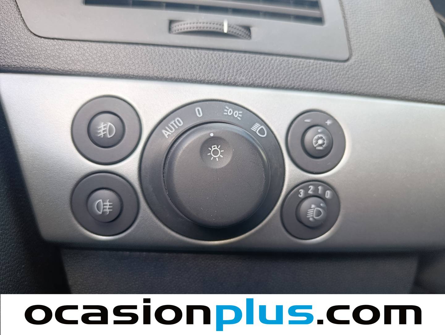 Extras y acabados del Opel Astra Opel Astra 1.7 CDTI Energy (110 CV)