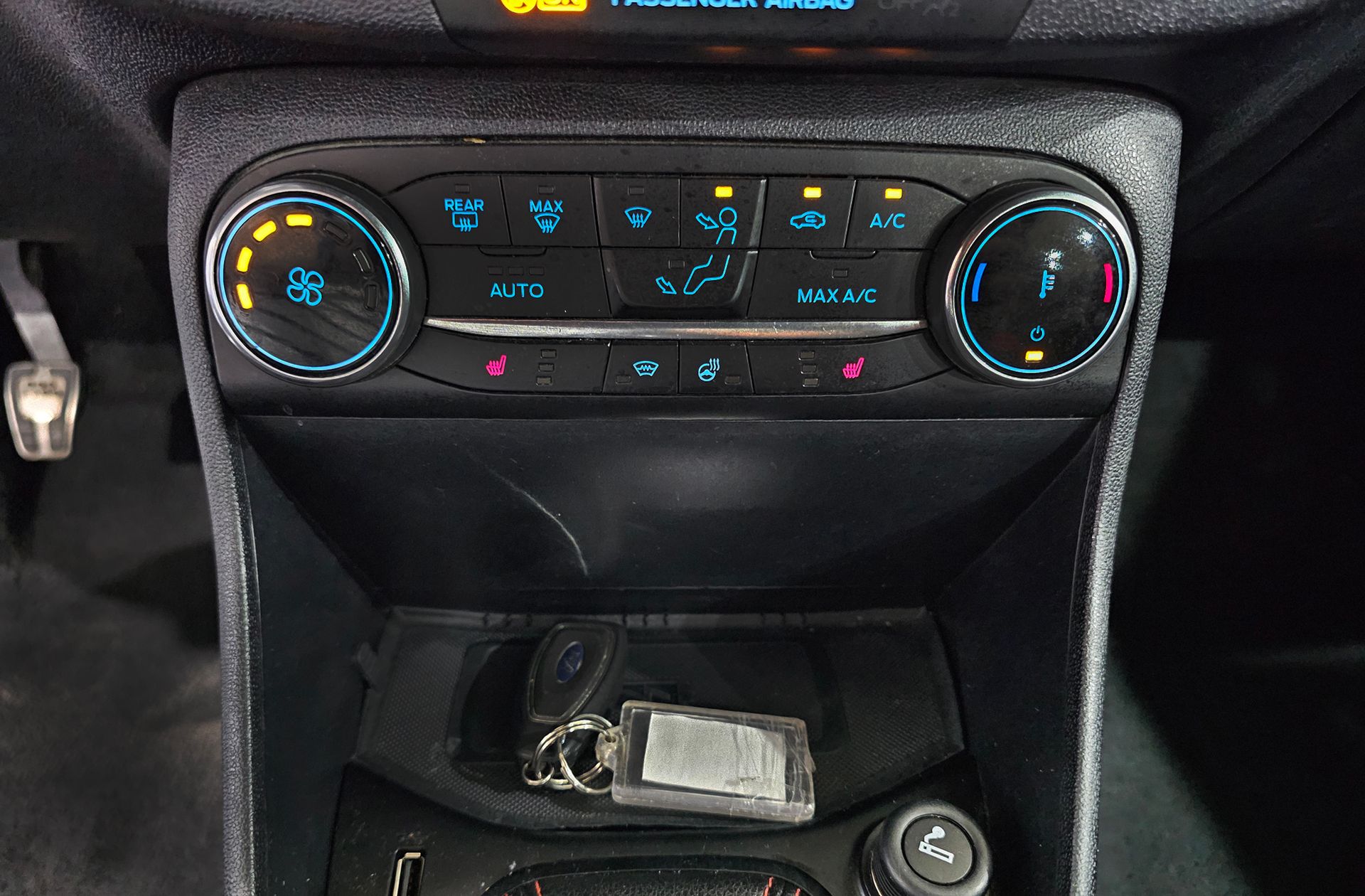 Ford Fiesta 1.0 EcoBoost MHEV ST-Line - foto 36