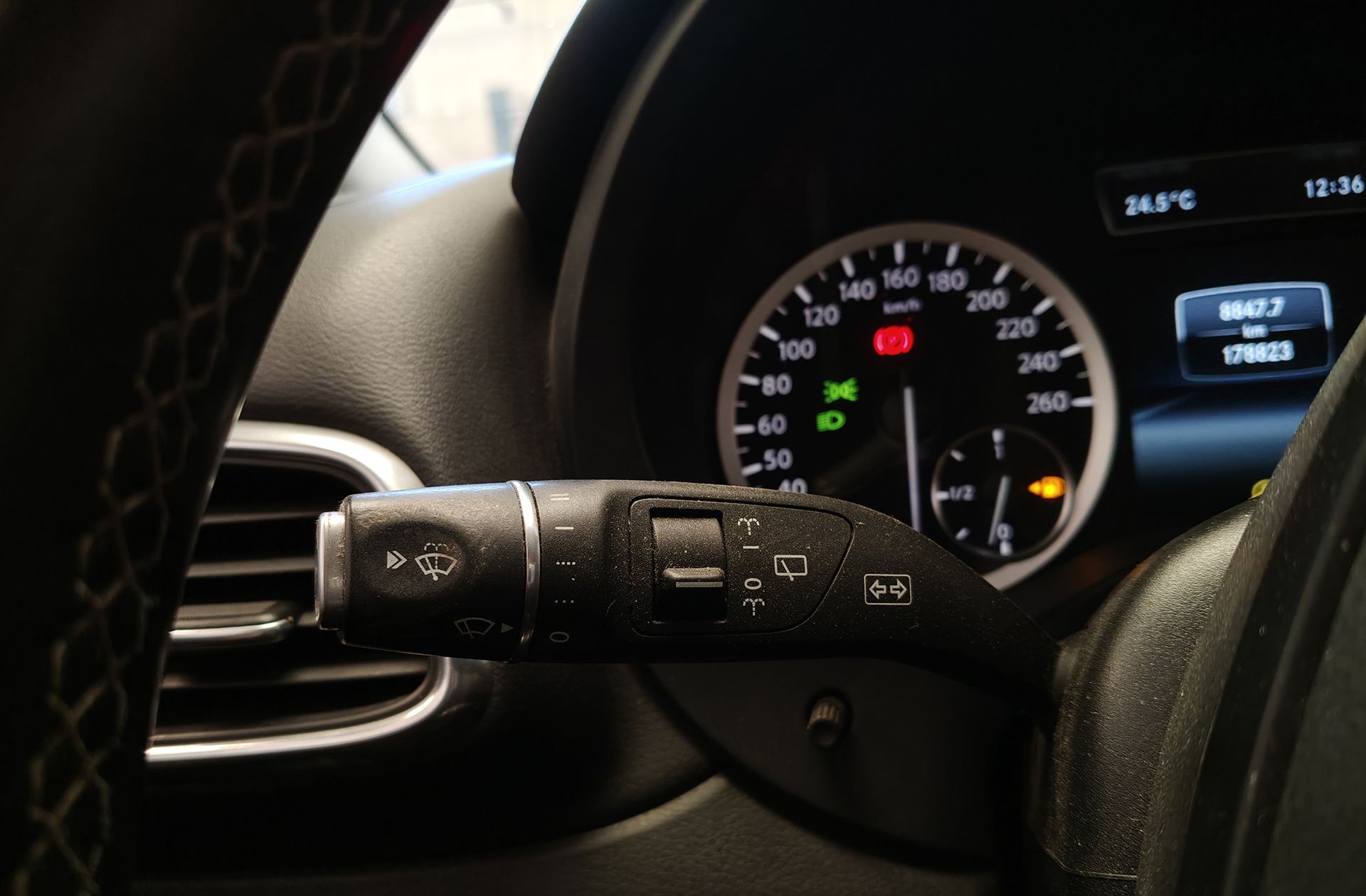 Infiniti Q30 1.6 TC Premium 7DCT - foto 27