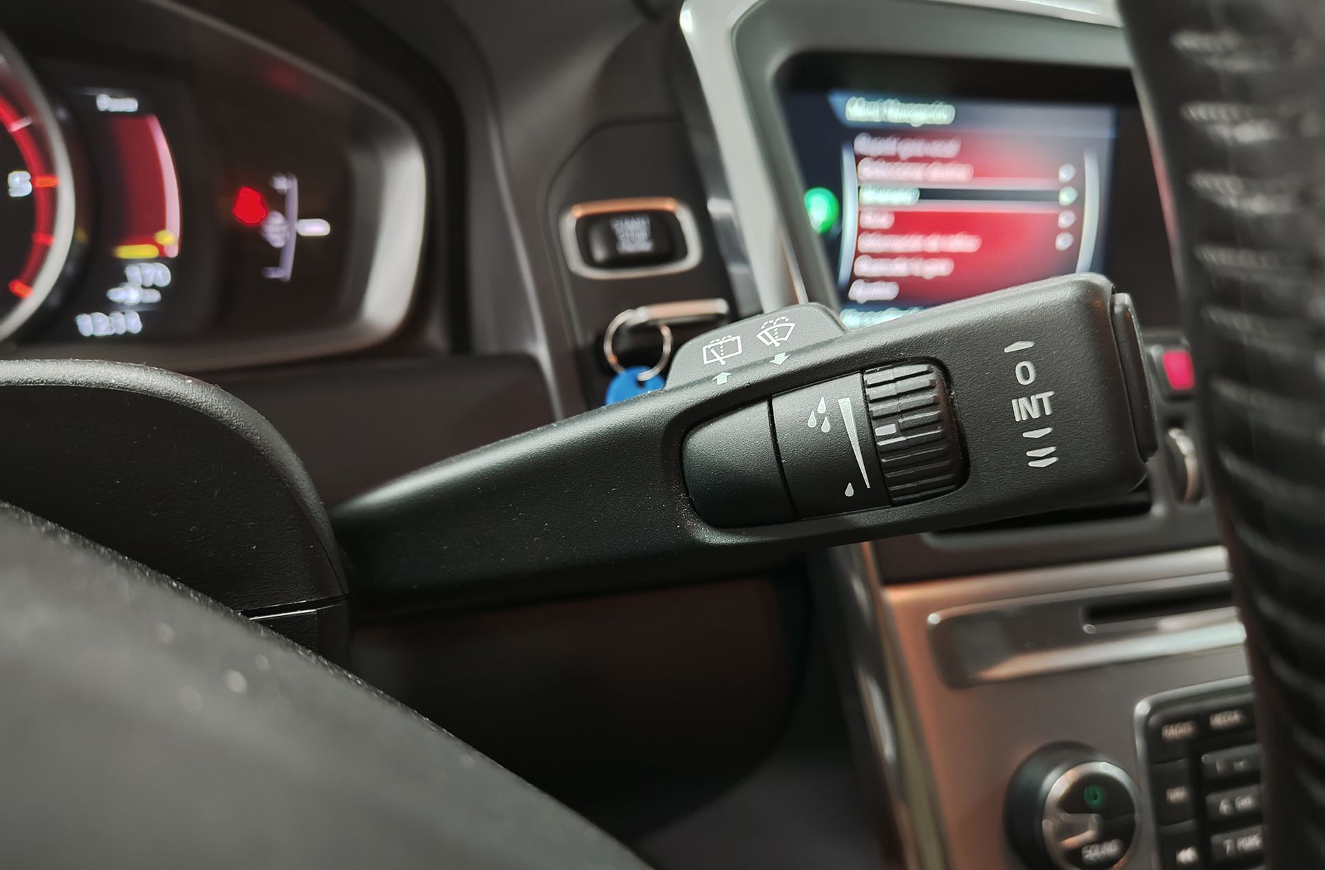 Volvo XC60 D3 Kinetic - foto 32