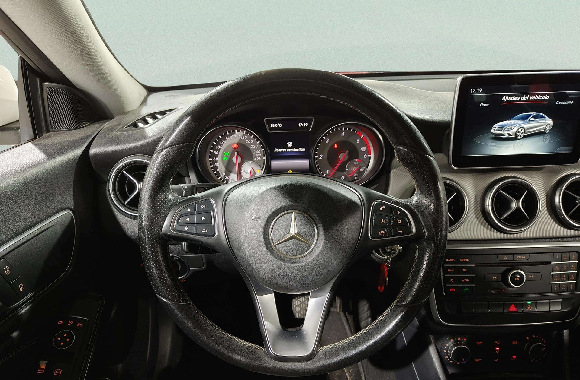 Mercedes-Benz CLA 200 d - foto 20