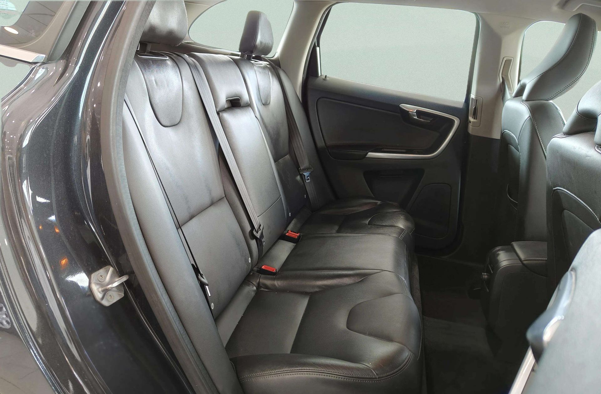Volvo XC60 D4 Momentum - foto 16