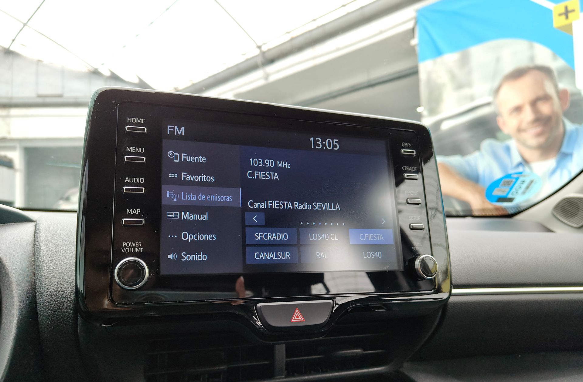 Toyota Yaris Cross 120H Business Plus - foto 30