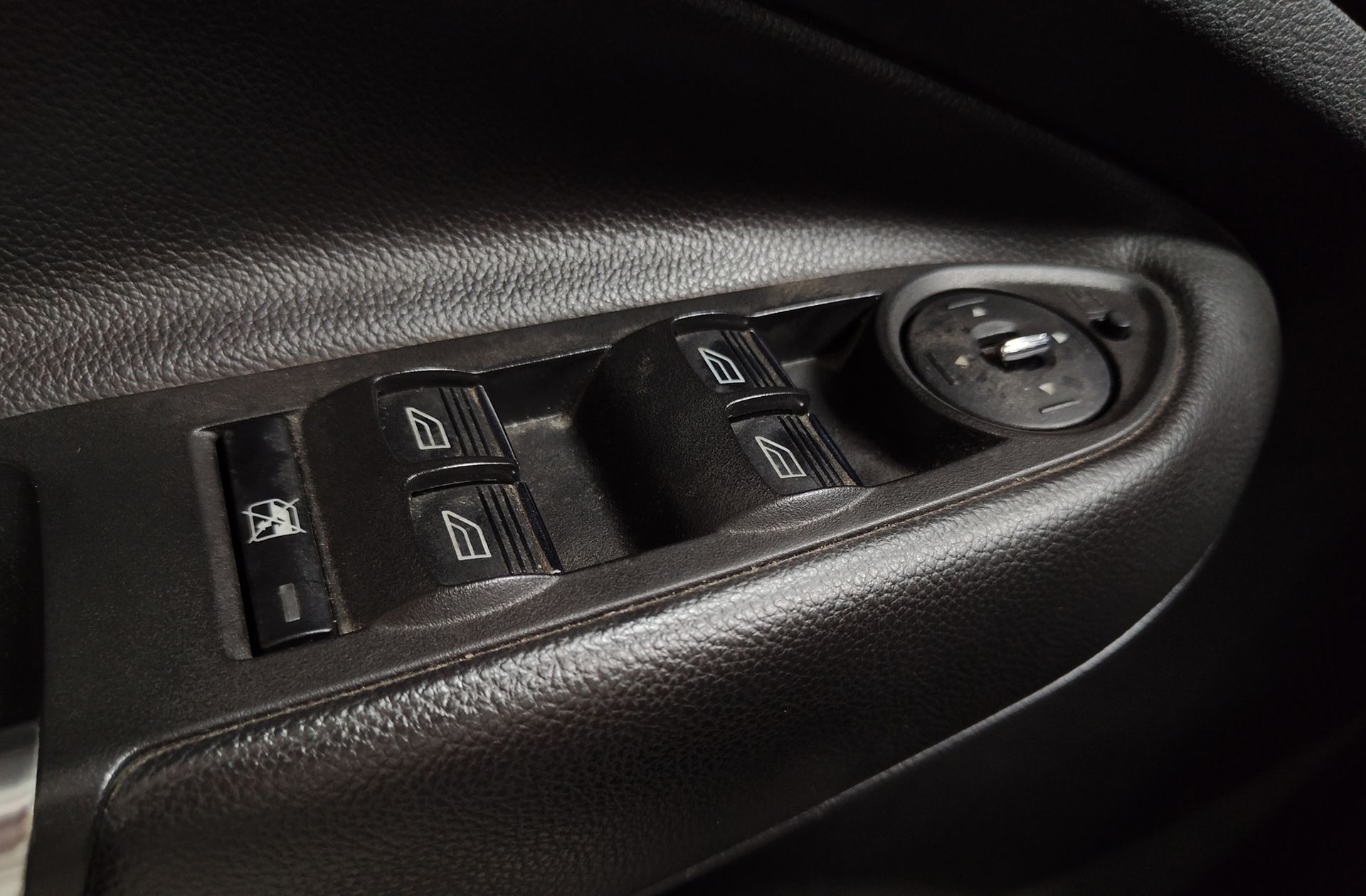 Ford Kuga 1.6 EcoBoost Titanium 4x2 - foto 33