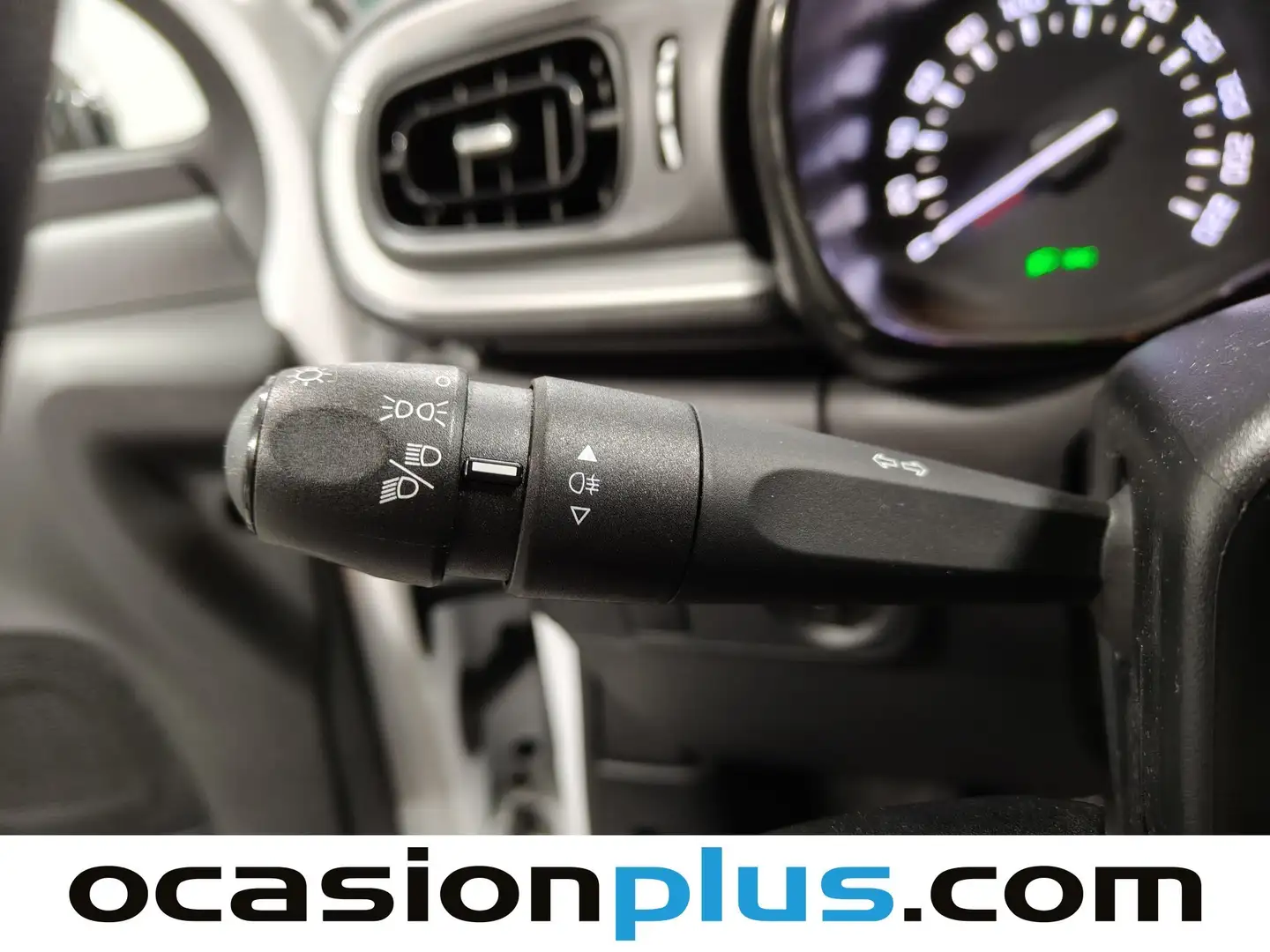 Foto Citroën C3 Citroen C3 BlueHDi 100 S&S Live Pack (100 CV)