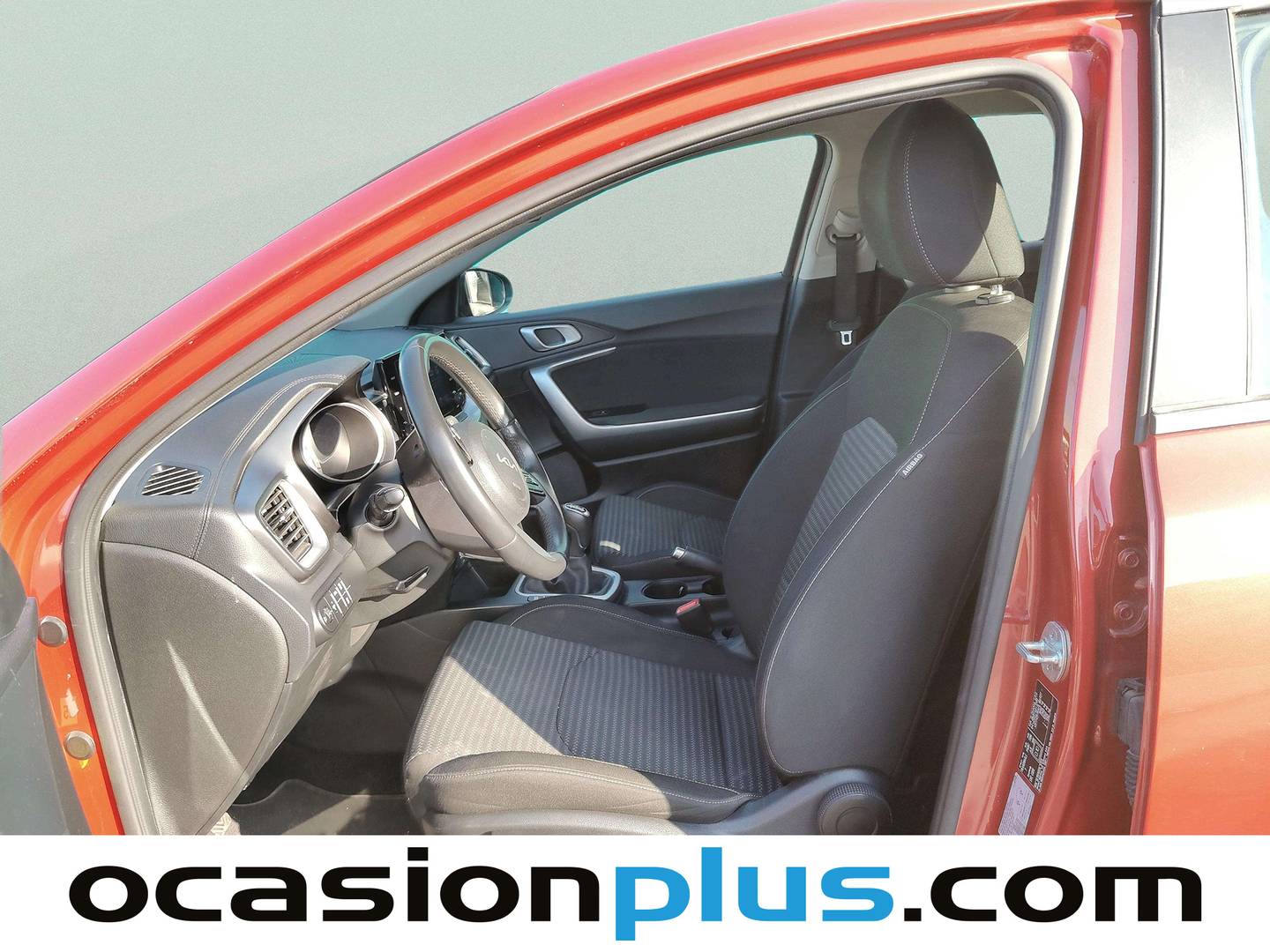 Foto asientos delanteros KIA Ceed Kia Ceed 1.6 MHEV iMT Drive (136 CV)