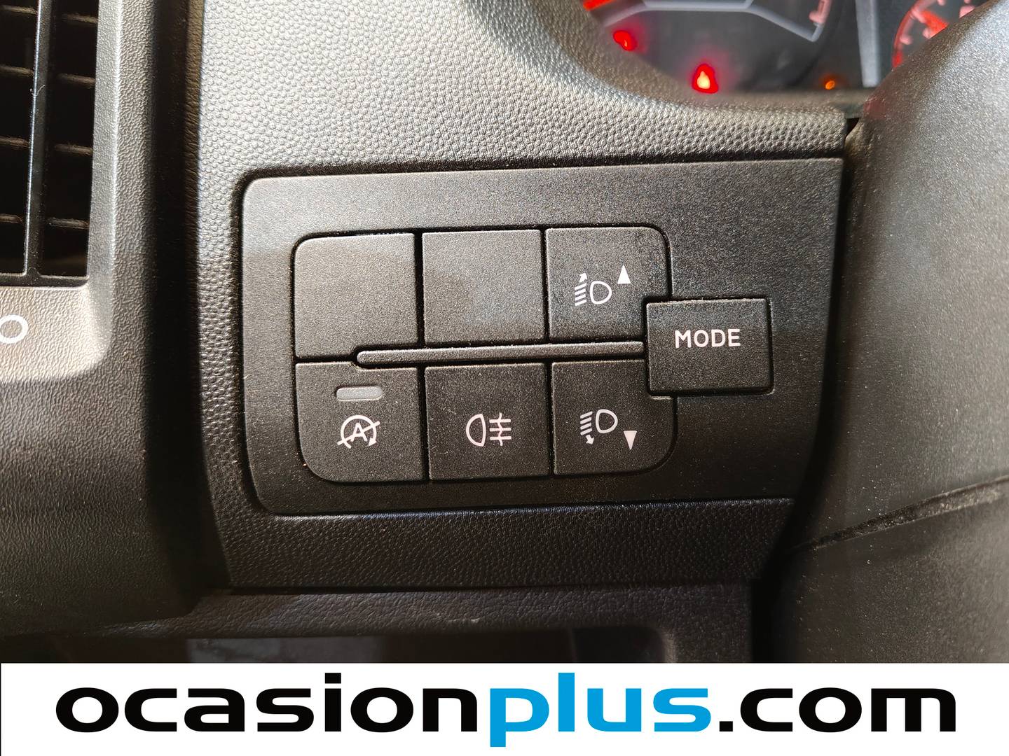 Equipamiento del Peugeot Boxer Peugeot Boxer Furgon BlueHDi 140 S&S Pack 335 L2H2 (140 CV)
