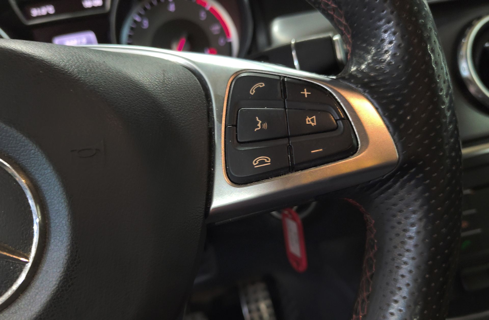 Mercedes-Benz GLA 200 d AMG Line - foto 25