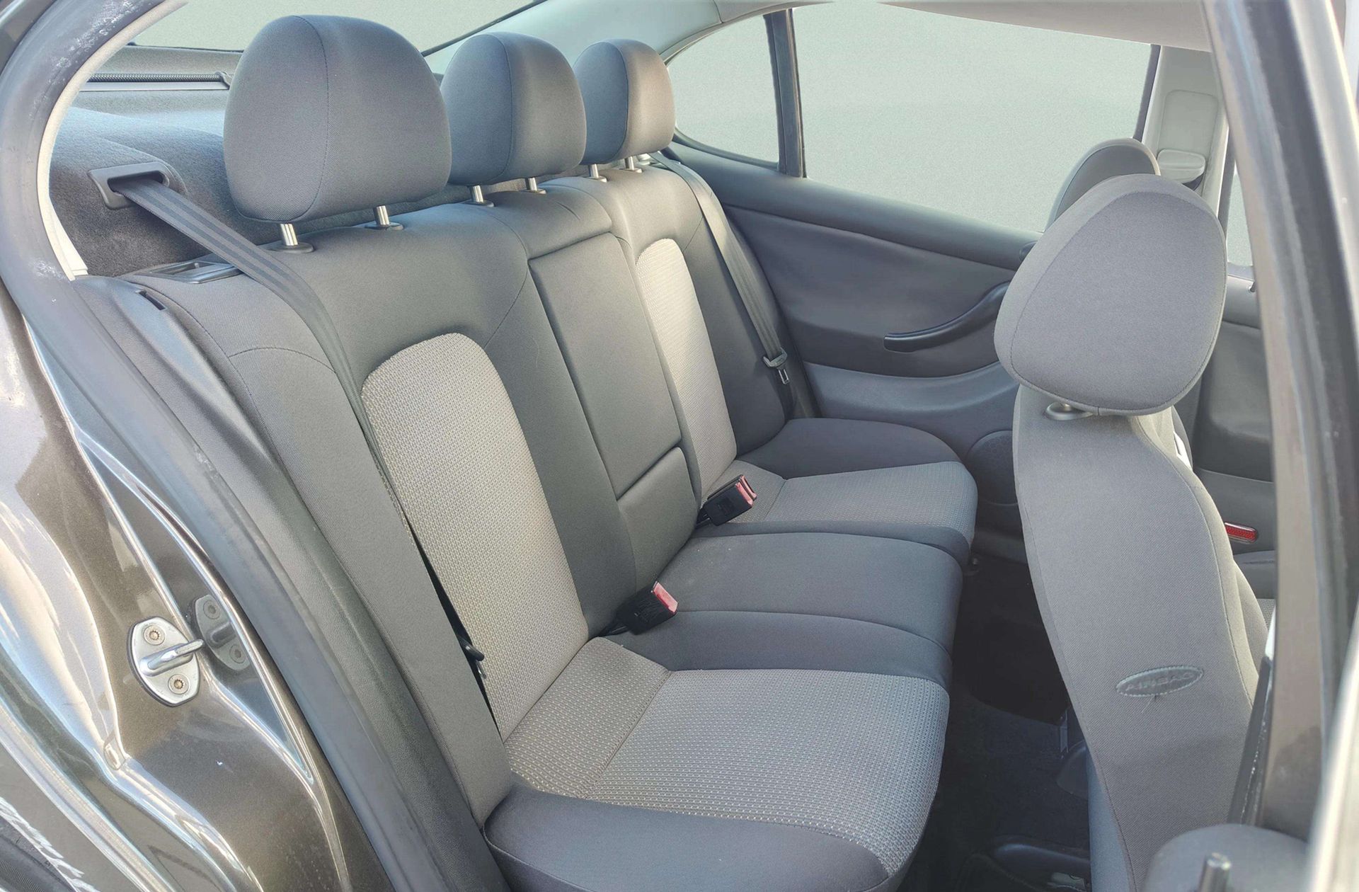 SEAT Toledo 1.9 TDI Signa - foto 13