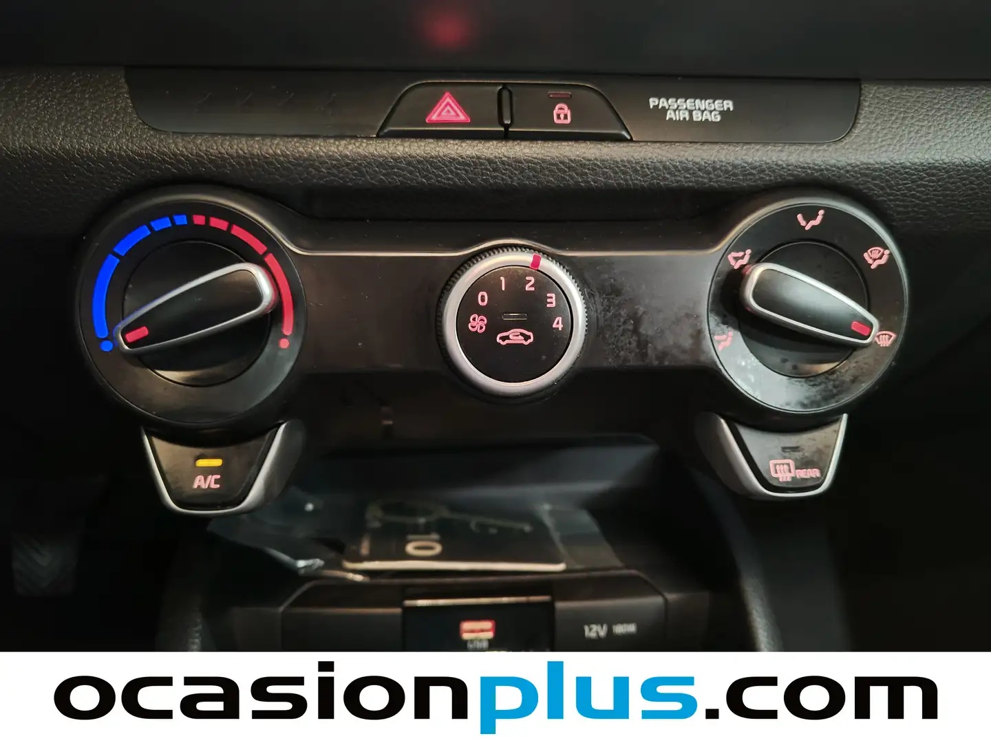 Foto KIA Stonic Kia Stonic 1.0 T-GDi MHEV iMT Concept (100 CV)