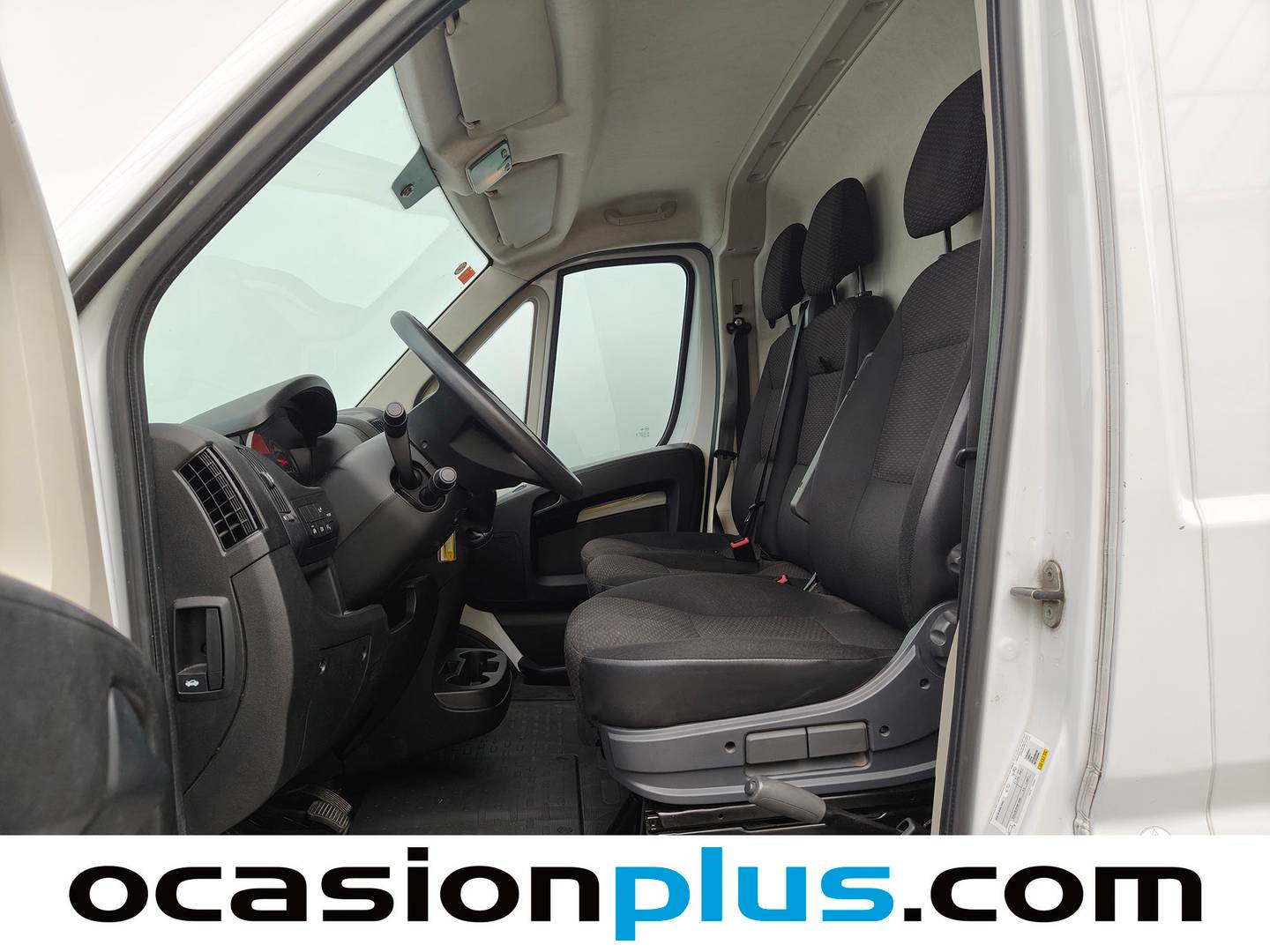 Foto asientos delanteros Peugeot Boxer Peugeot Boxer BlueHDi 140 S&S 335 L3H2 (140 CV)