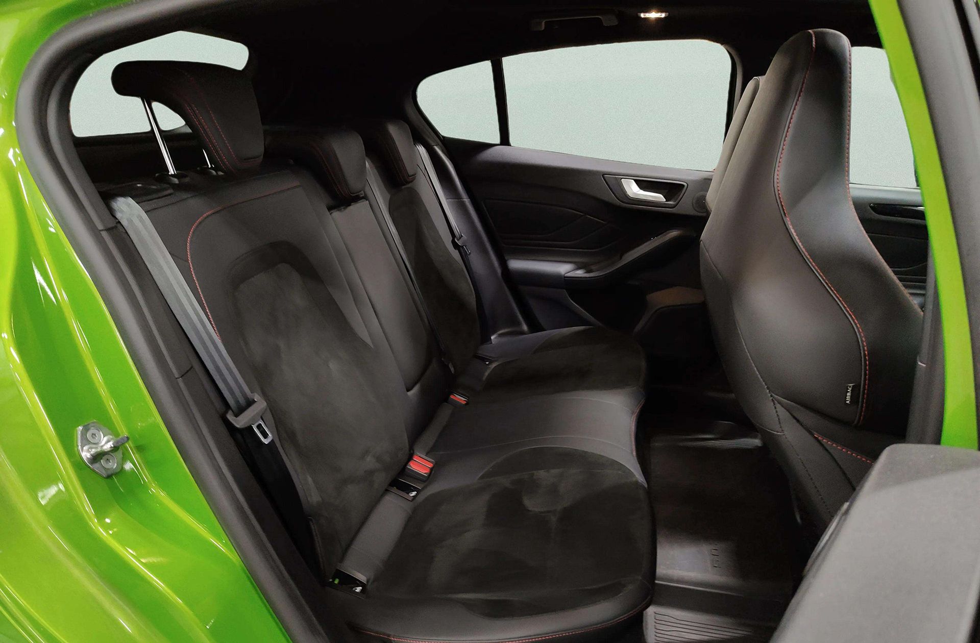 Ford Focus 2.3 EcoBoost ST 3 - foto 23