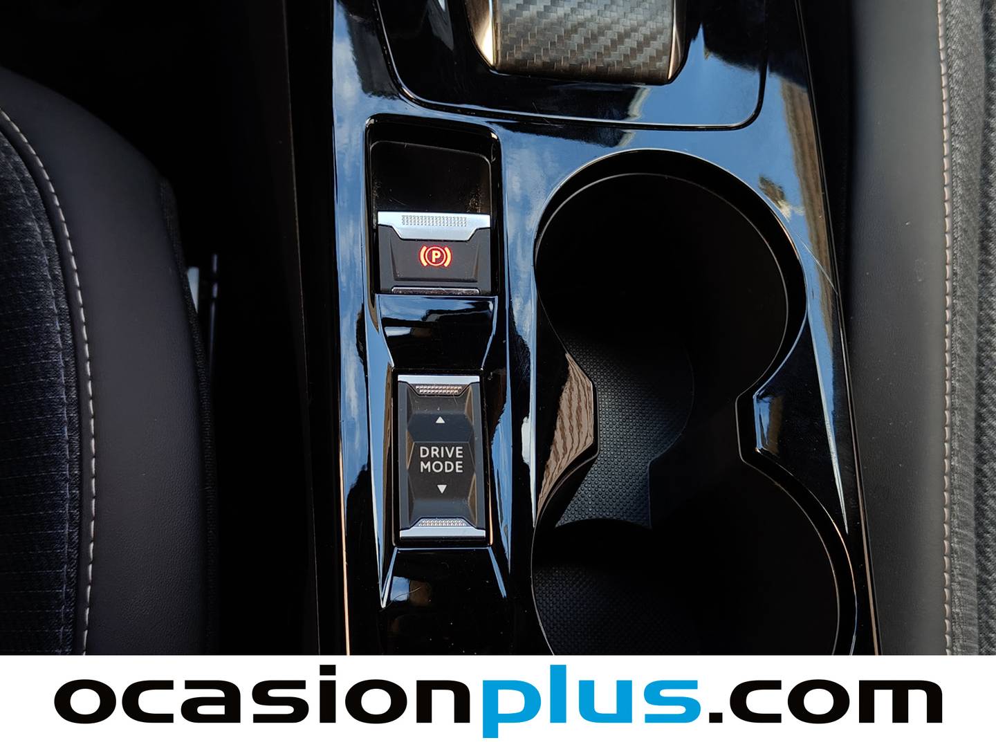 Foto Peugeot 2008 Peugeot 2008 Allure Hybrid eDCS6 (136 CV)