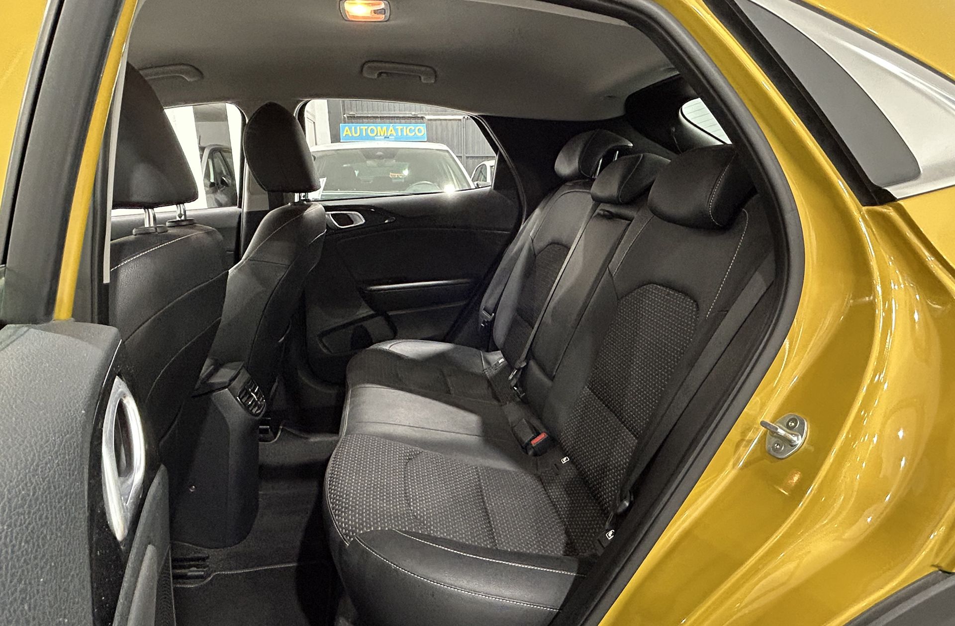 Kia XCeed 1.5 MHEV iMT Tech - foto 11