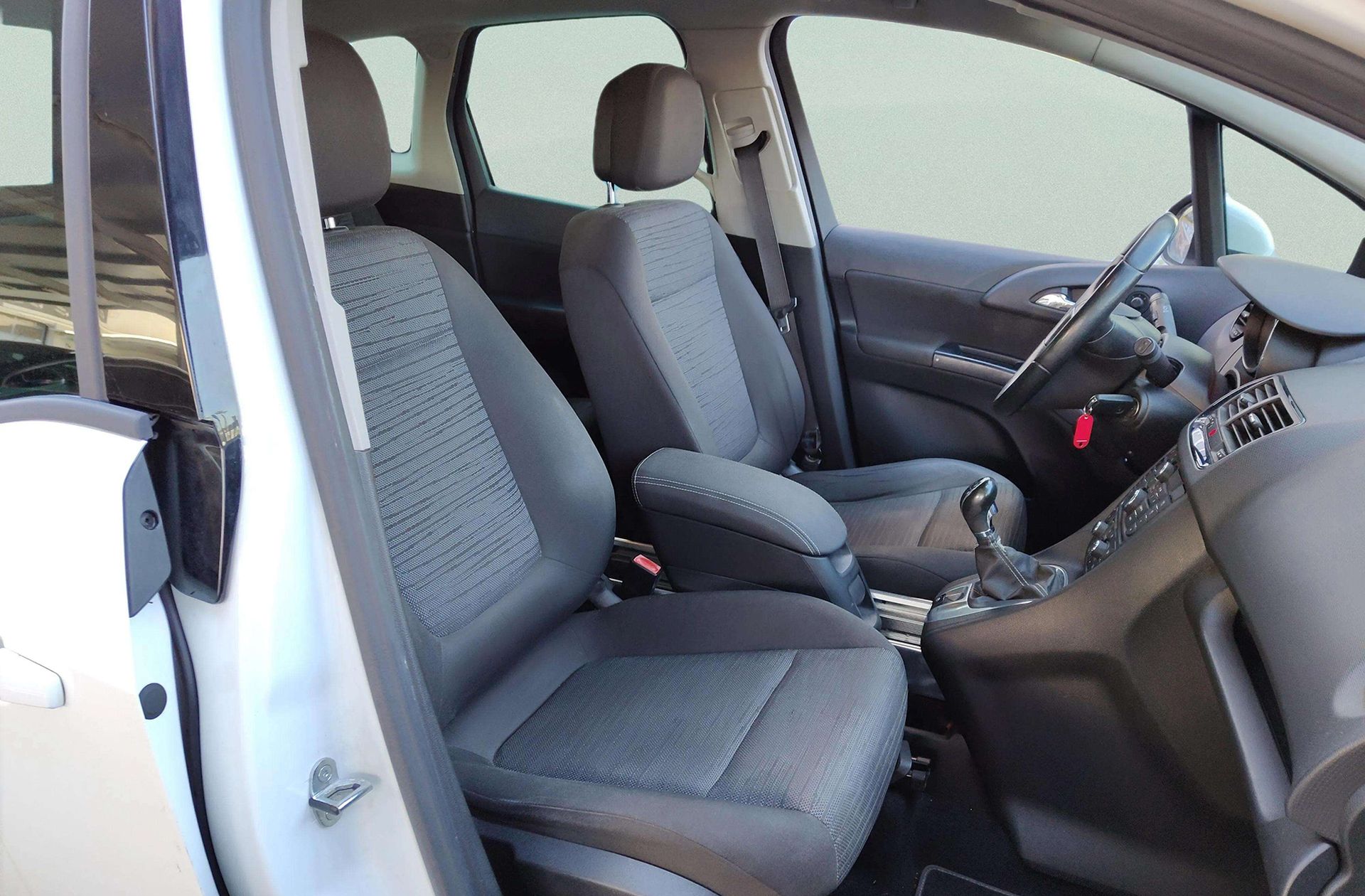 Opel Meriva 1.6 CDTi Selective - foto 17
