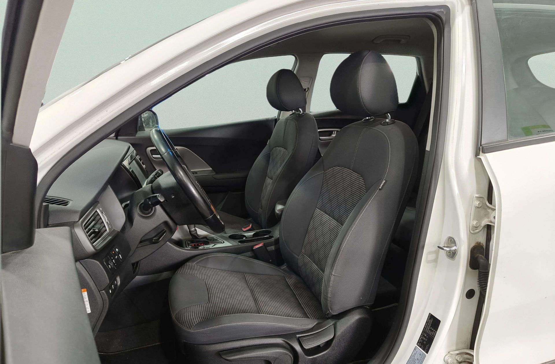 Kia Niro 1.6 GDi PHEV Híbrido Drive - foto 11