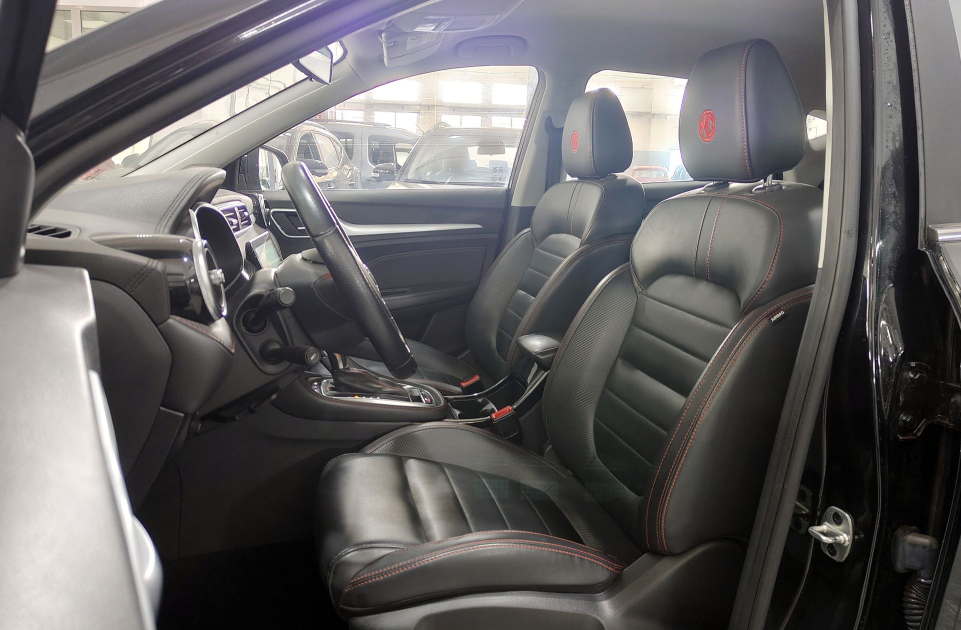 MG ZS 1.0T Luxury - foto 12