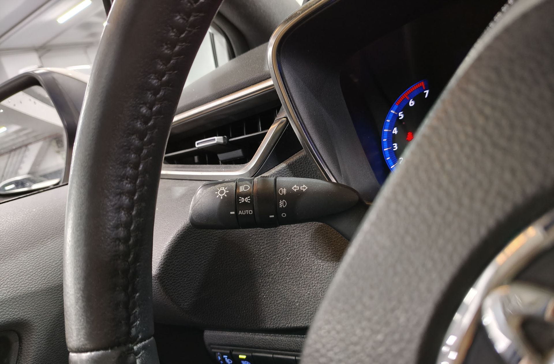 Toyota Corolla Touring Sports 125H Active Tech E-CVT - foto 25