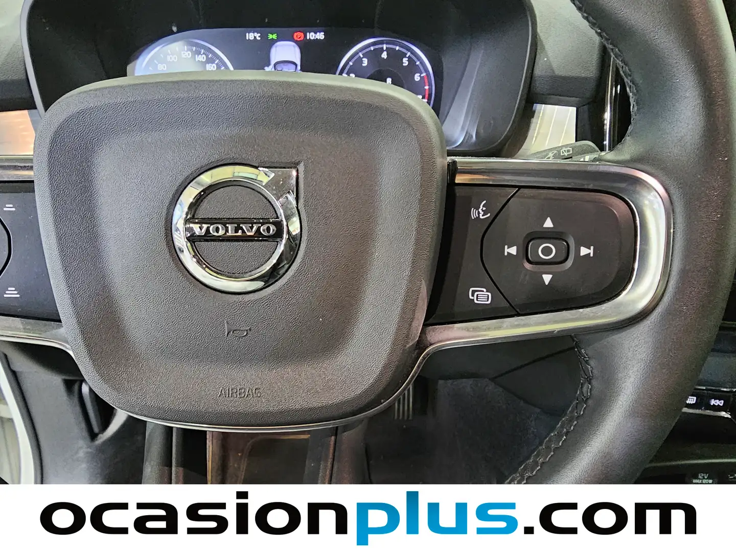 Foto Volvo XC40 Volvo XC40 B3 G Momentum Pro Auto (163 CV)