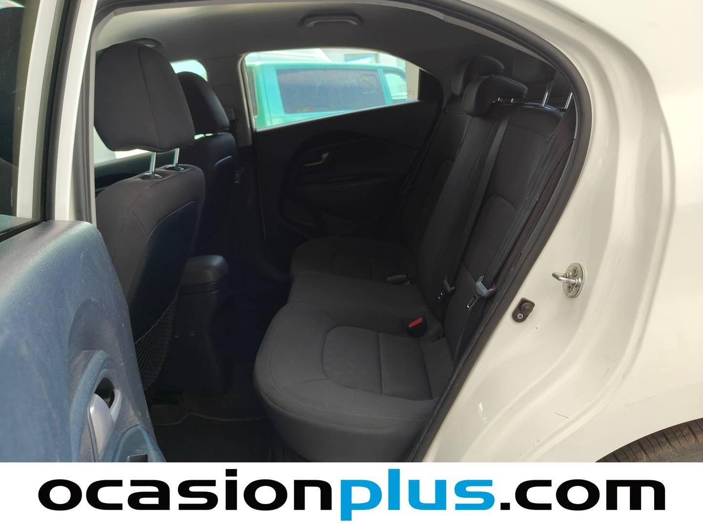 Foto asientos traseros KIA Rio KIA Rio 1.2 CVVT x-Tech Eco-Dynamics (84 CV)