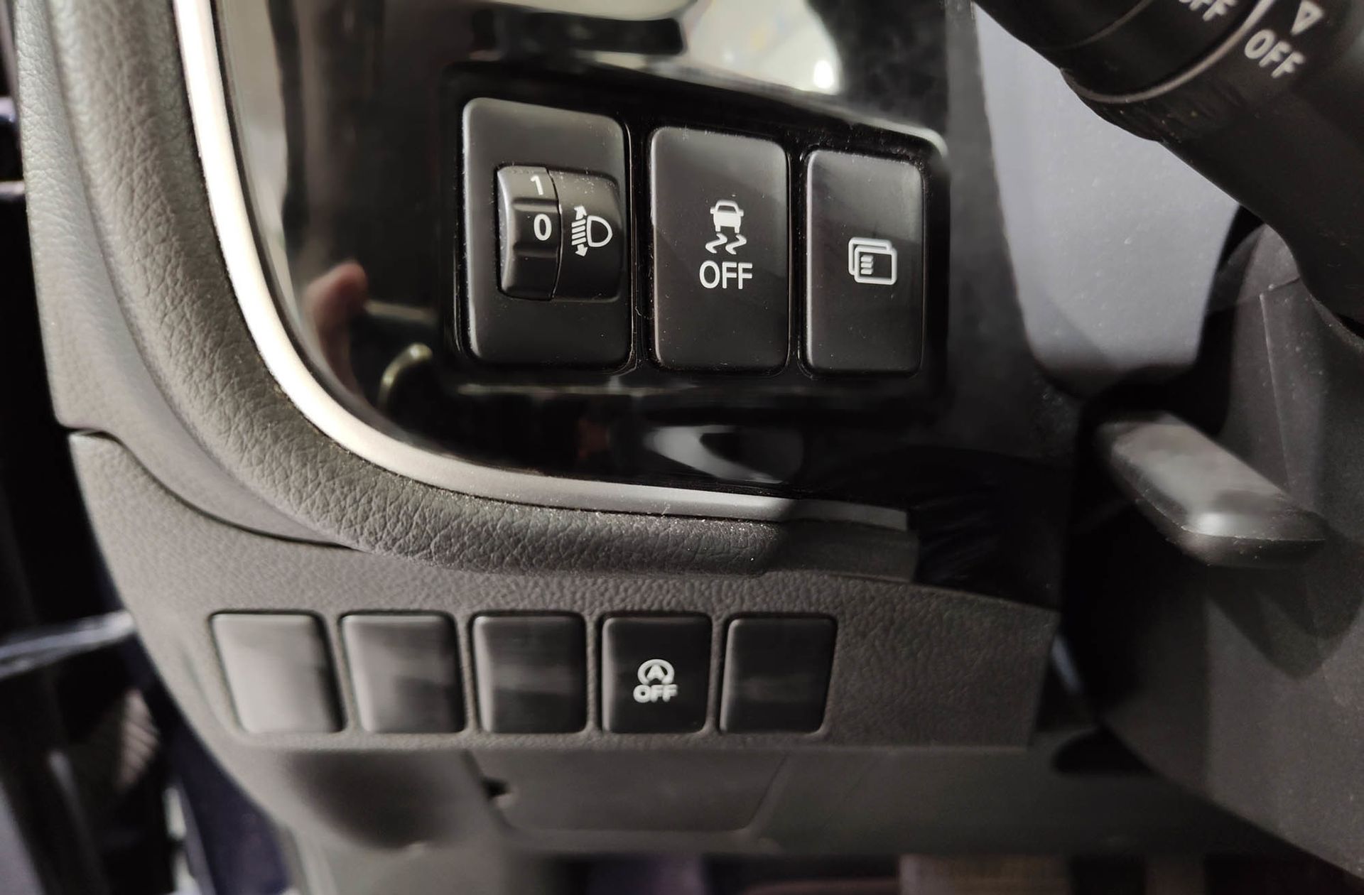 Mitsubishi Outlander 200 MPI Motion 2WD CVT 7 plazas - foto 23