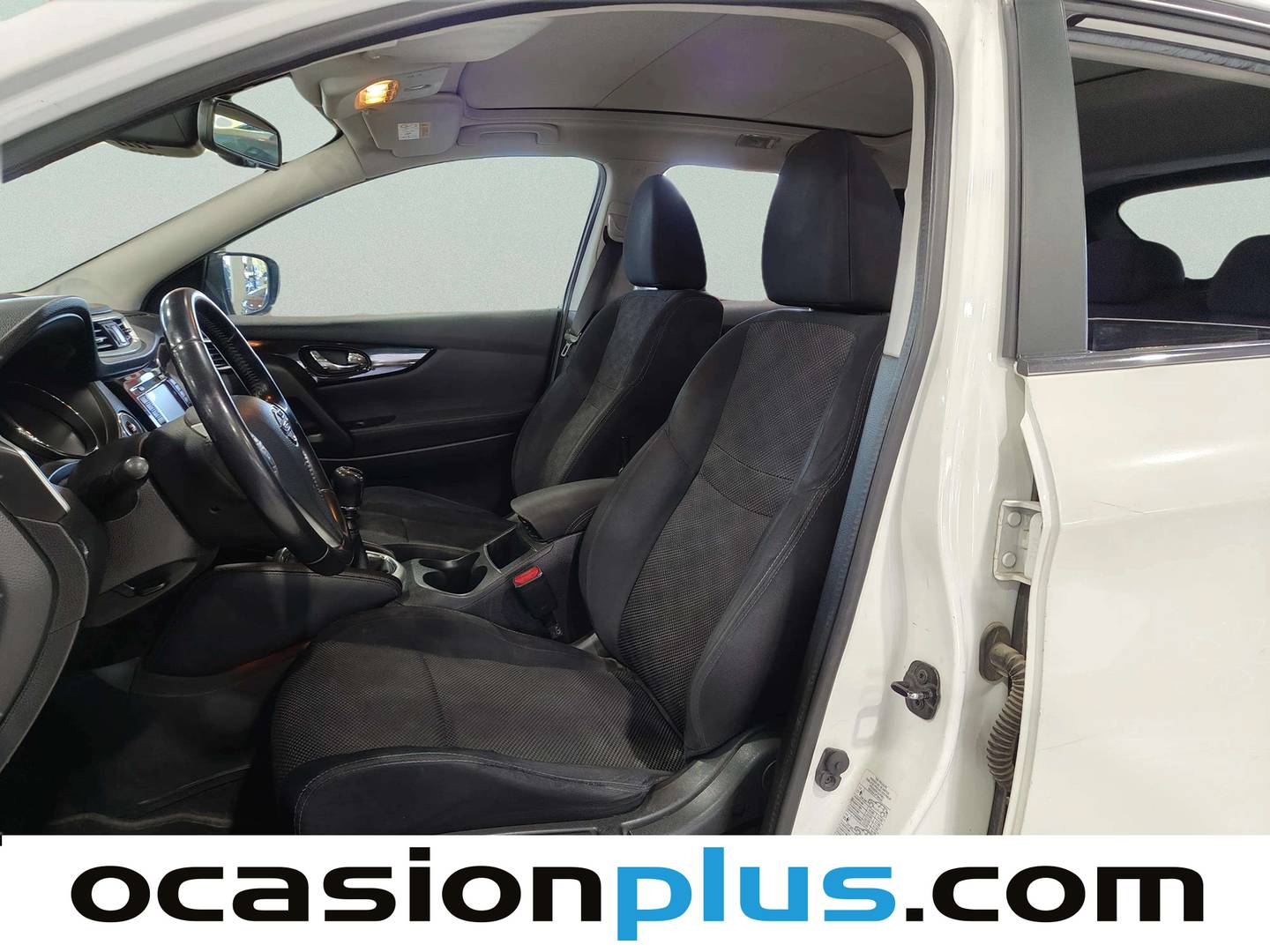 Foto asientos delanteros Nissan QASHQAI Nissan Qashqai 1.5 dCi N-Connecta 4x2 (110 CV)