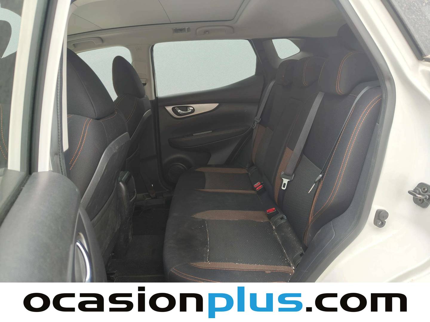 Foto asientos traseros Nissan QASHQAI Nissan Qashqai DIG-T 140 N-Connecta 4x2 (140 CV)