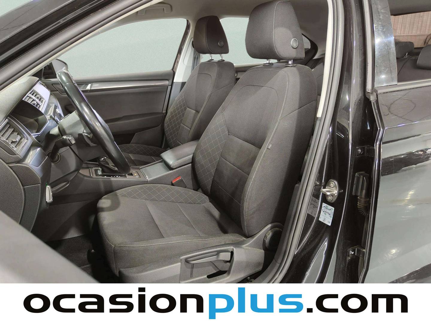 Foto asientos delanteros Skoda Superb Skoda Superb 2.0 TDI Active DSG (150 CV)