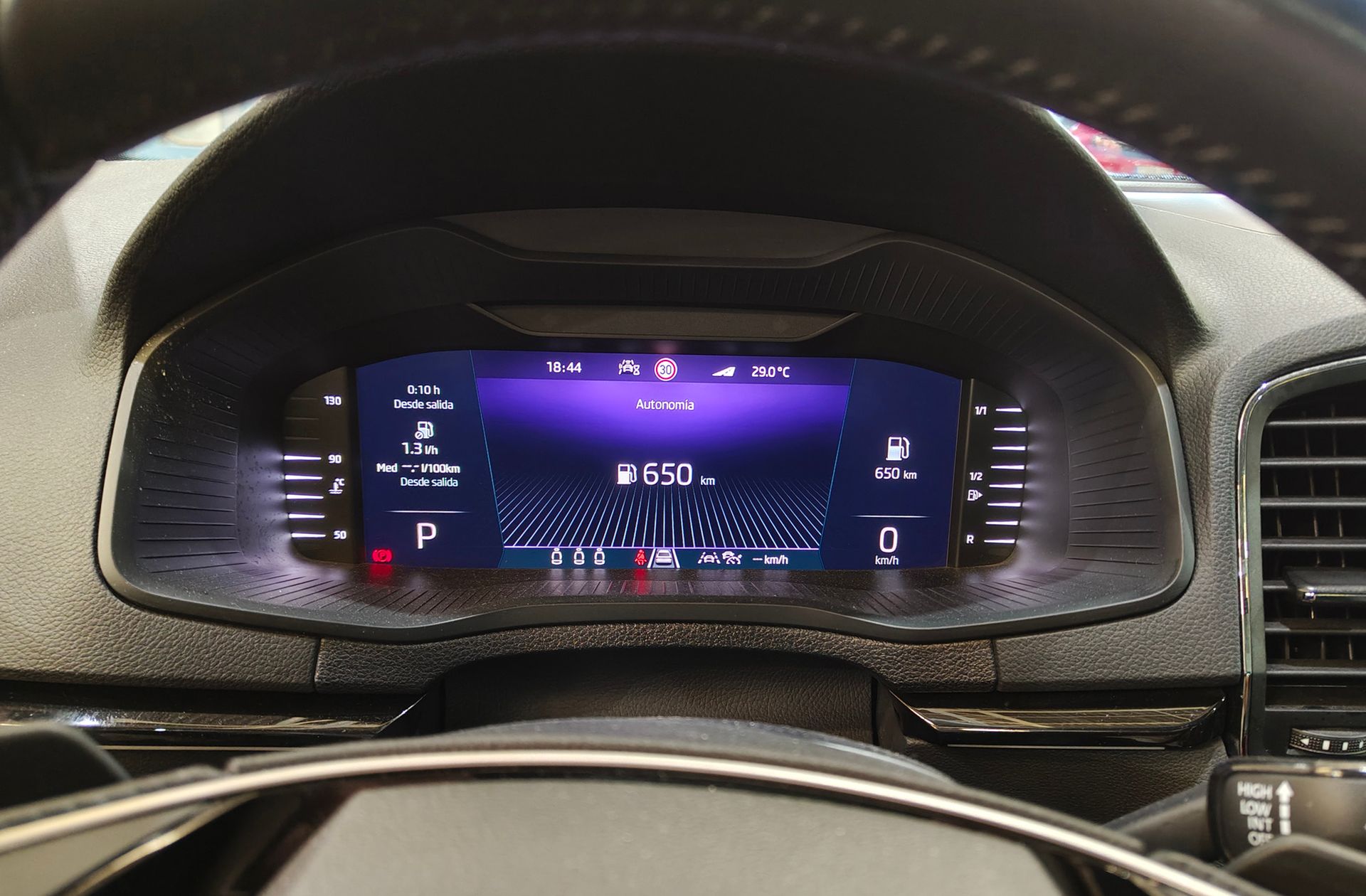 Škoda Karoq 1.5 TSI ACT Design DSG - foto 28