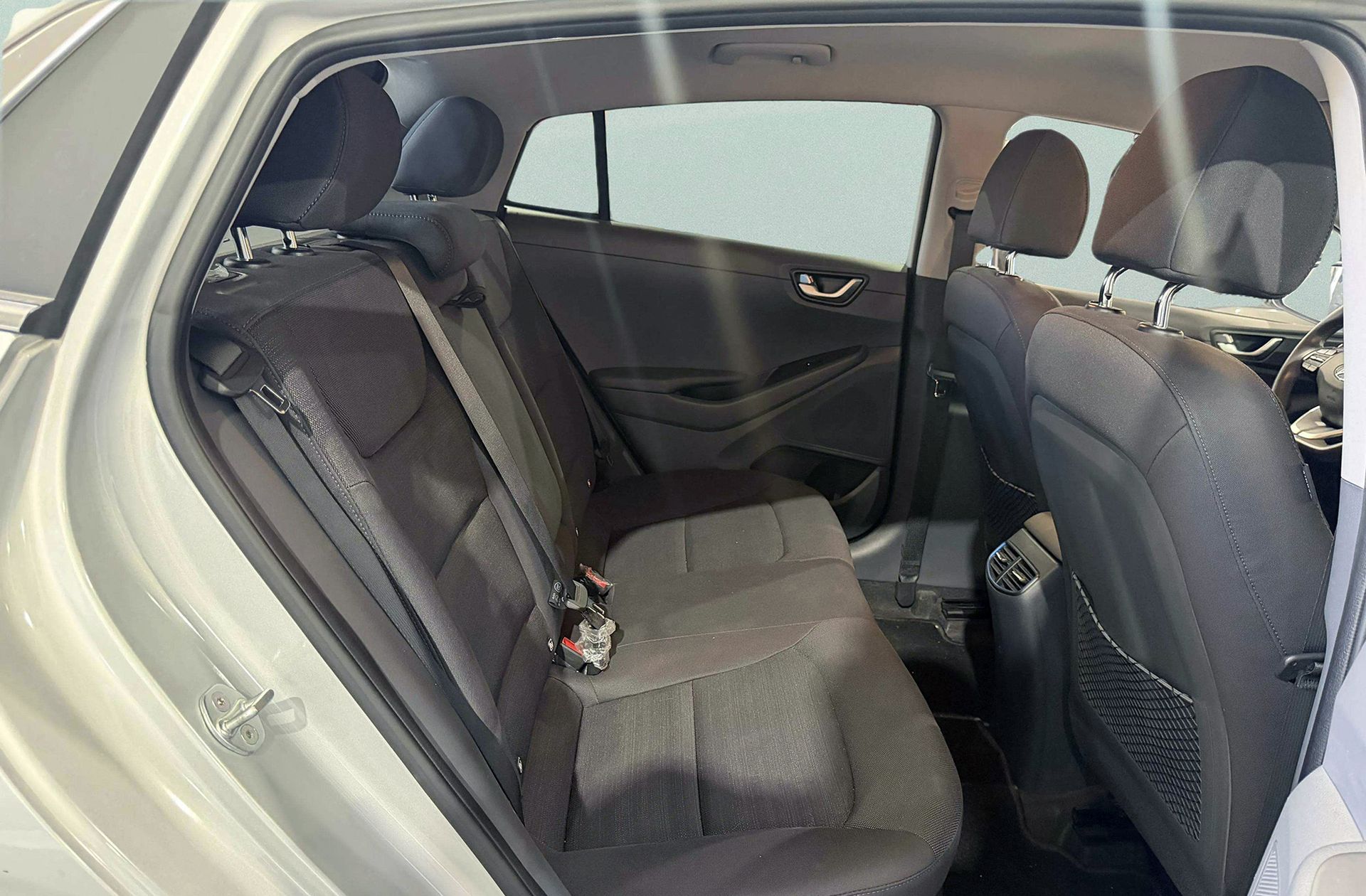 Hyundai Ioniq 1.6 GDI HEV Tecno DT - foto 18