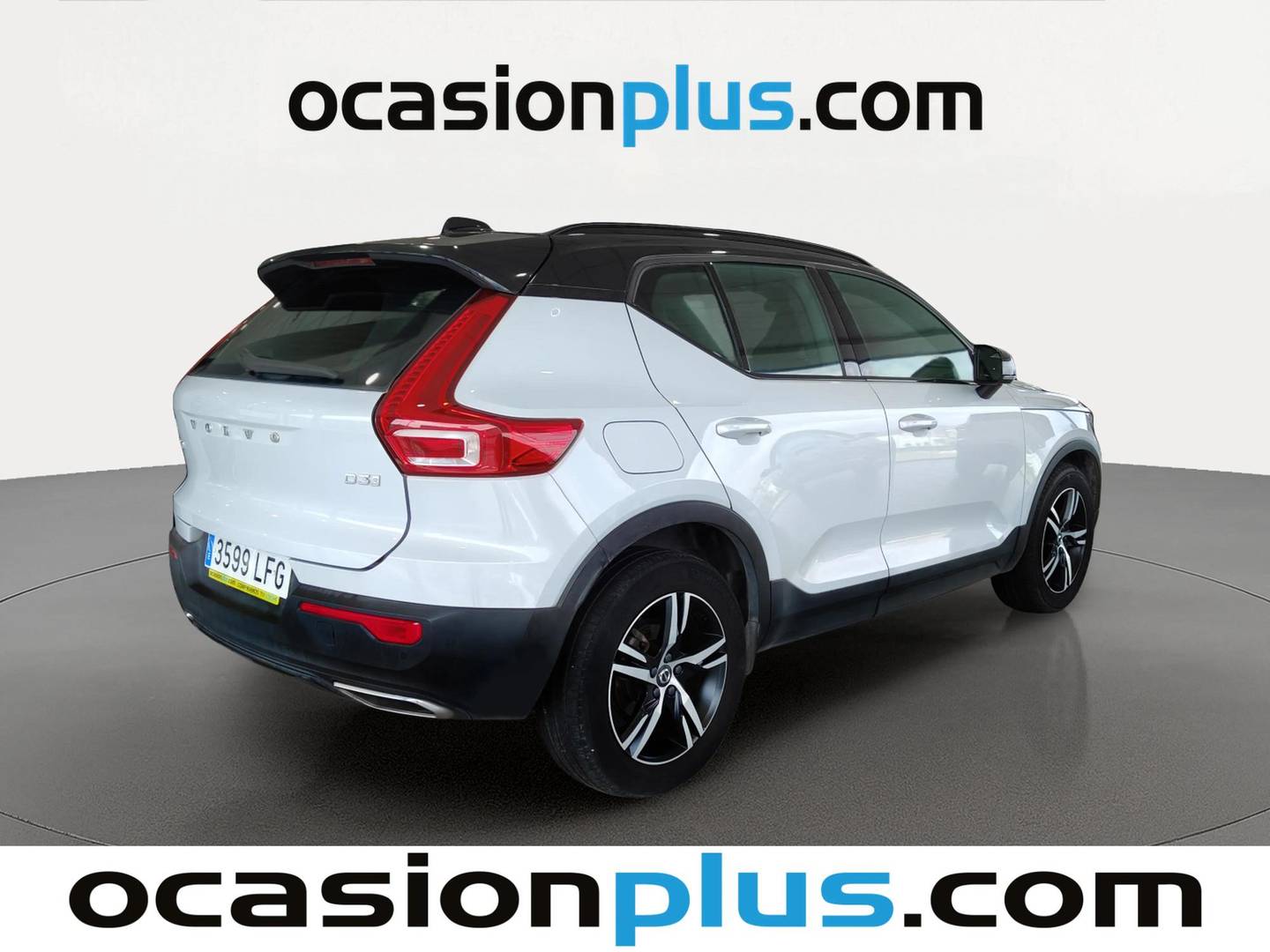 Foto trasera Volvo XC40 Volvo XC40 D3 R-Design (150 CV) derecha