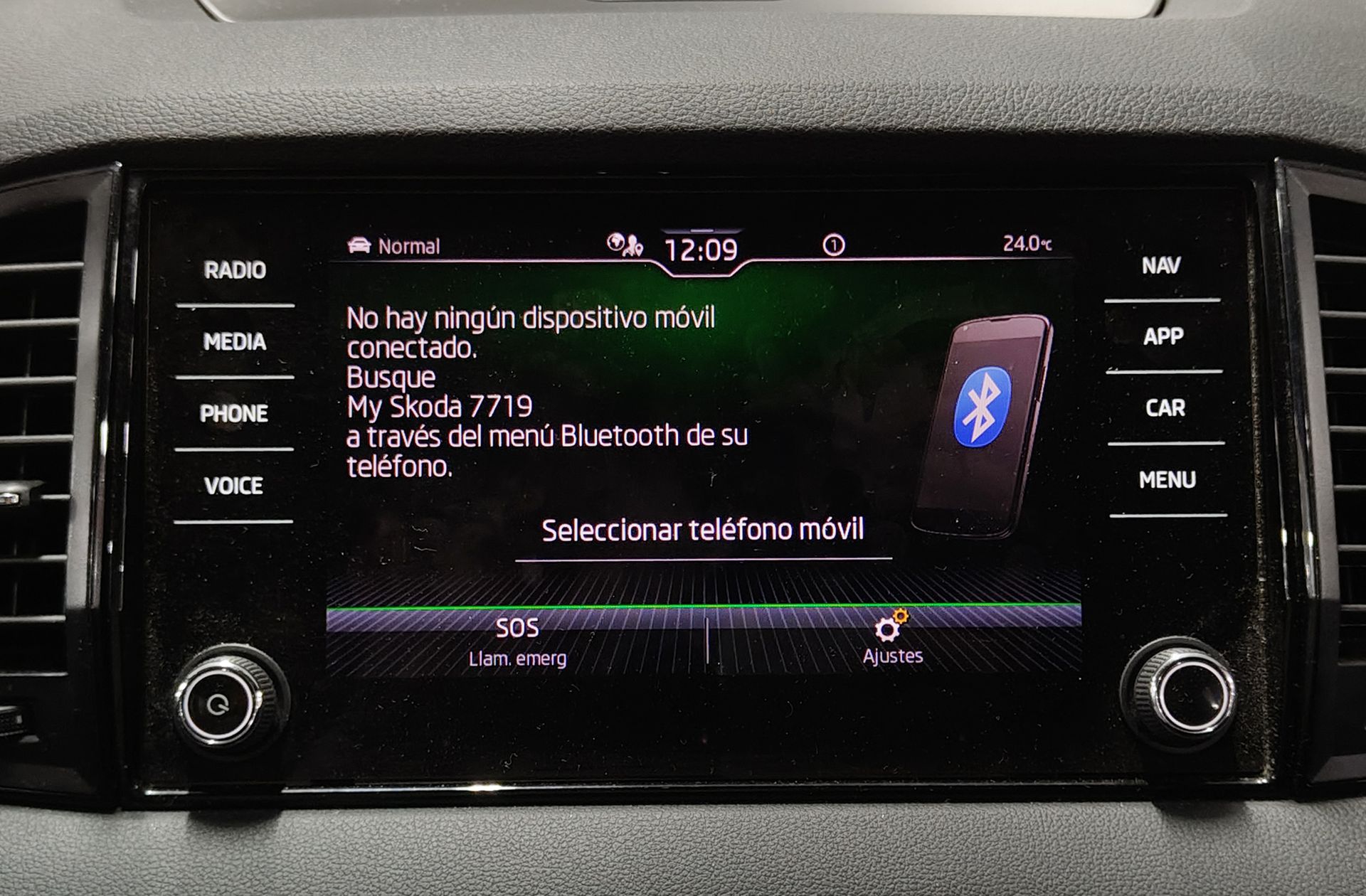 Škoda Karoq 1.5 TSI ACT Sportline DSG - foto 13