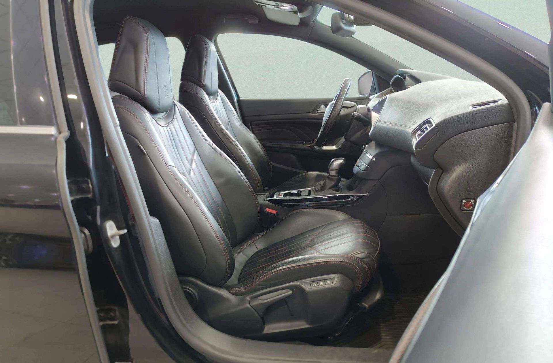 Peugeot 308 PureTech 130 GT Line EAT6 - foto 25