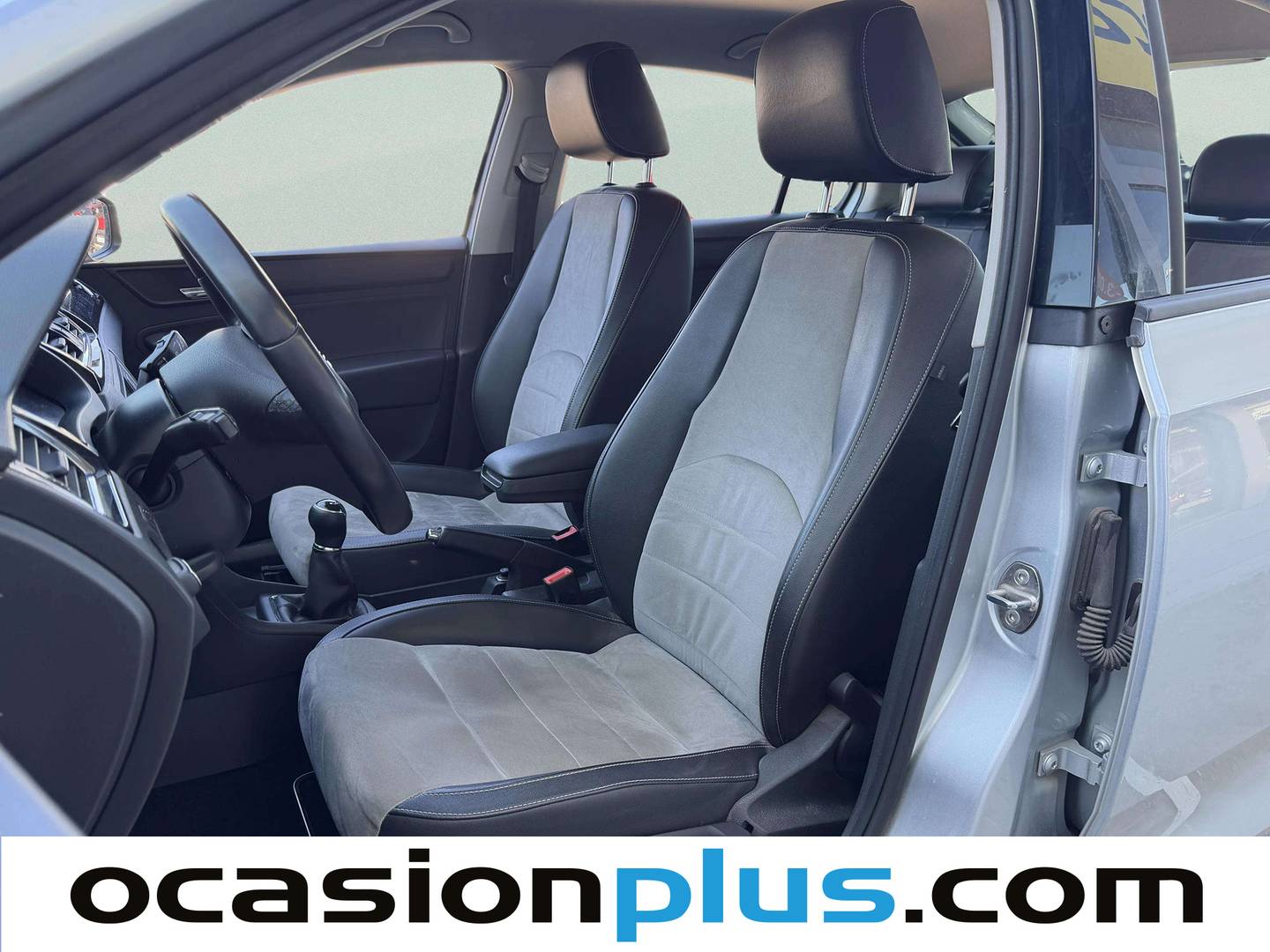 Foto asientos delanteros Seat Toledo SEAT Toledo 1.6 TDI Style (115 CV)