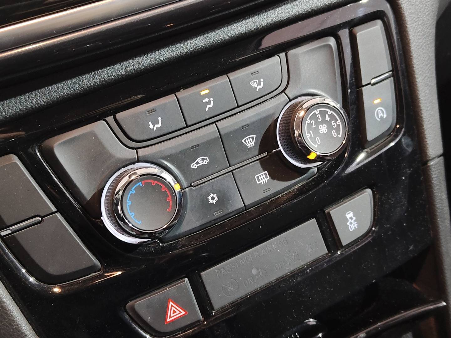 Foto Opel Mokka X Opel Mokka X 1.4 Turbo S&S Selective 4X2 (140 CV)