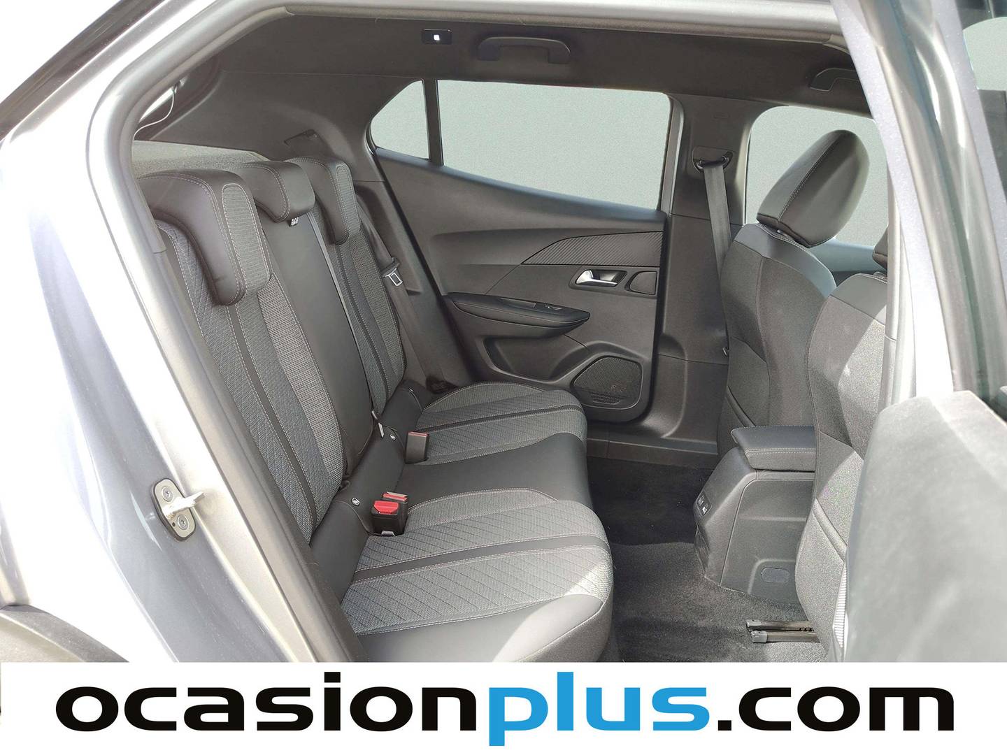 Peugeot 2008 Peugeot 2008 Allure Hybrid eDCS6 (145 CV) km 0