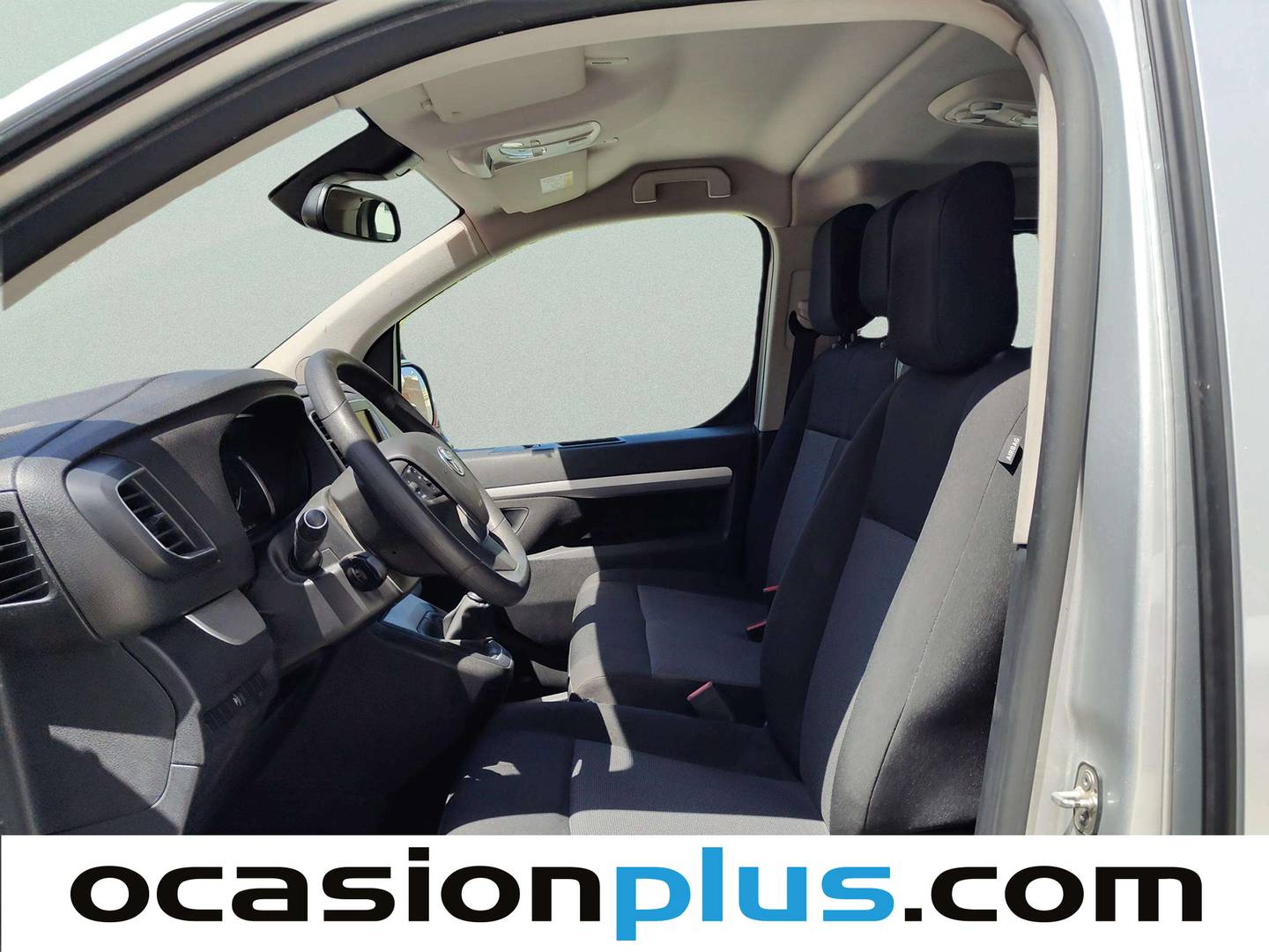 Foto asientos traseros Toyota Proace Verso Toyota Proace Verso 2.0D SHUTTLE+PACK ACTIVE L1 (150 CV) 9 Plazas