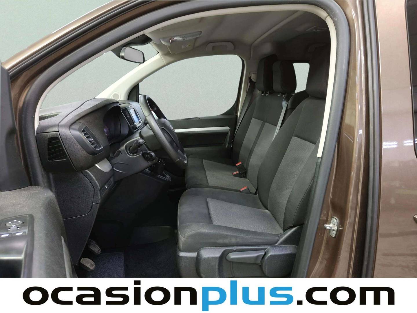 Foto asientos delanteros Toyota Proace Verso Toyota Proace Verso 2.0D VX Plus Shuttle L1 (145 CV)