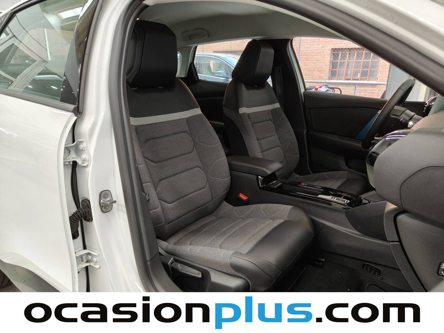 Foto Citroën ë-C4 X Citroen ë-C4 X 50KWh eléctrico Feel Pack (136 CV)